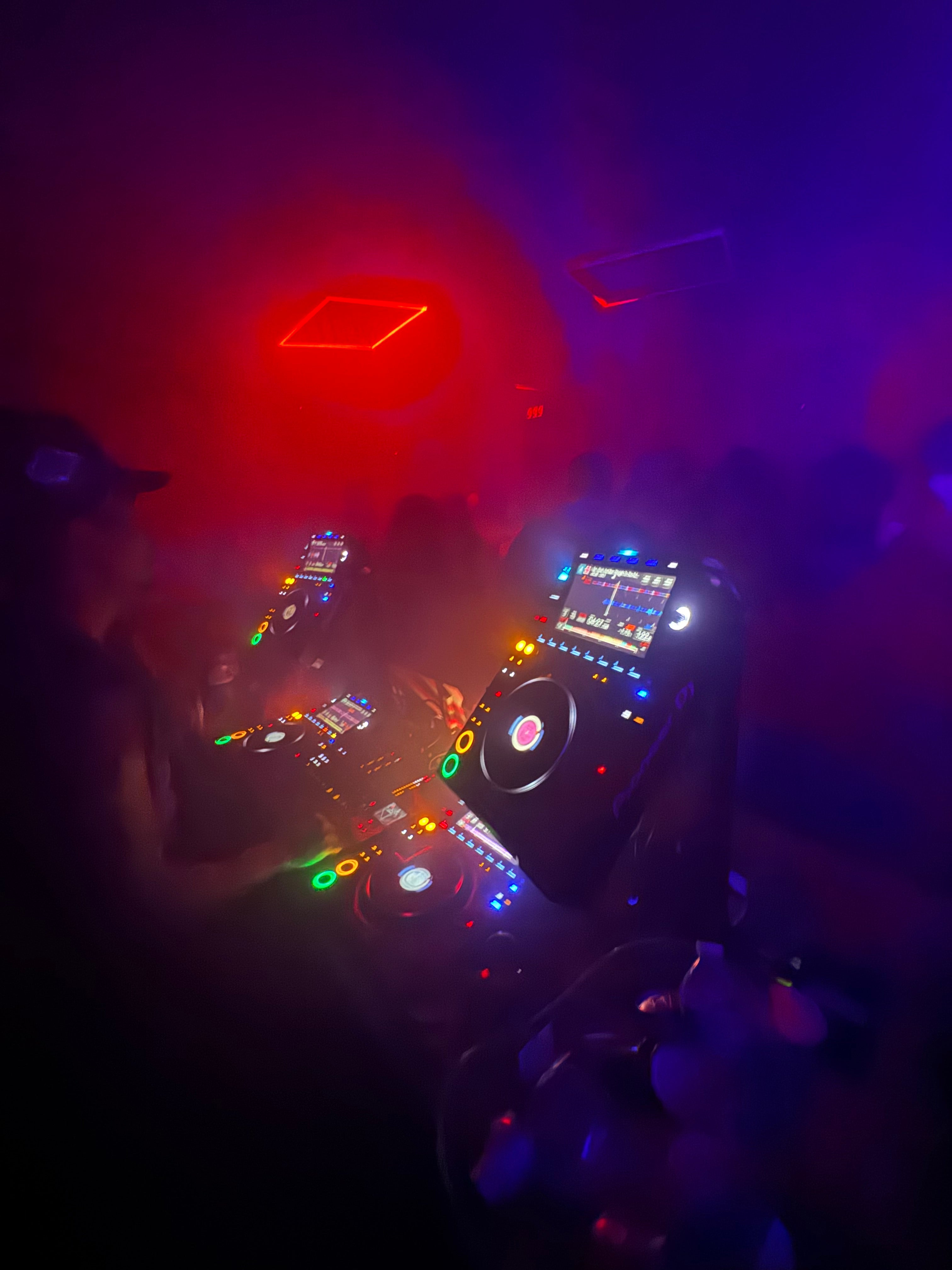 Apache Tallboy CDJ Stands