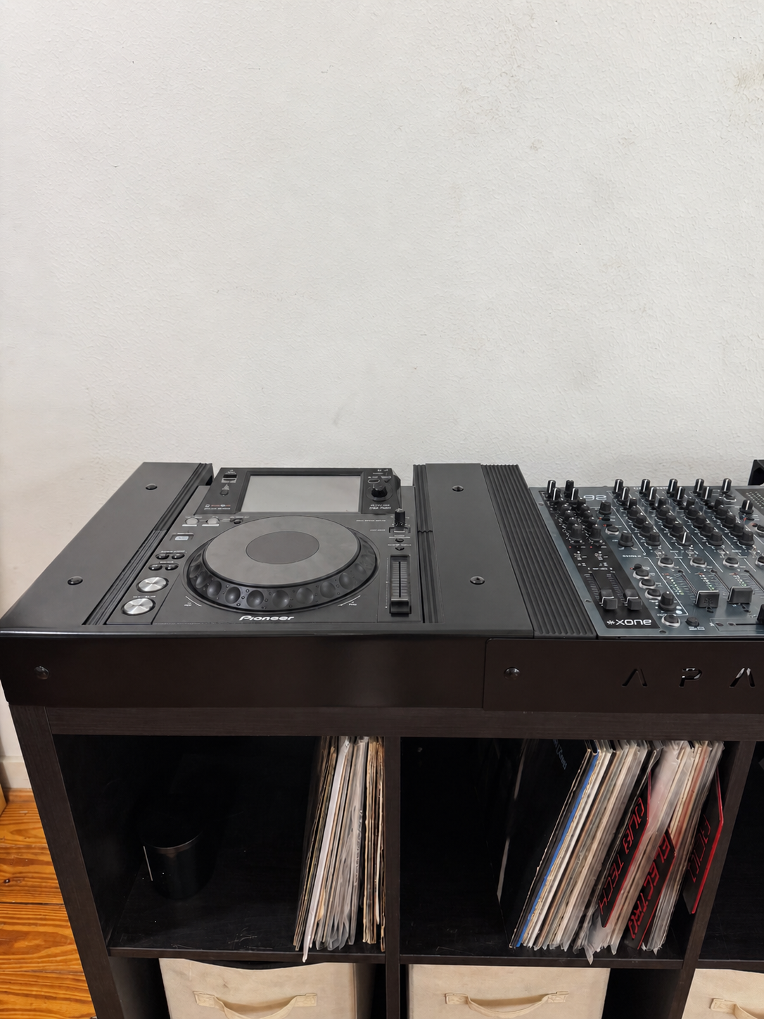 Apache DGTL Console for Ikea Kallax