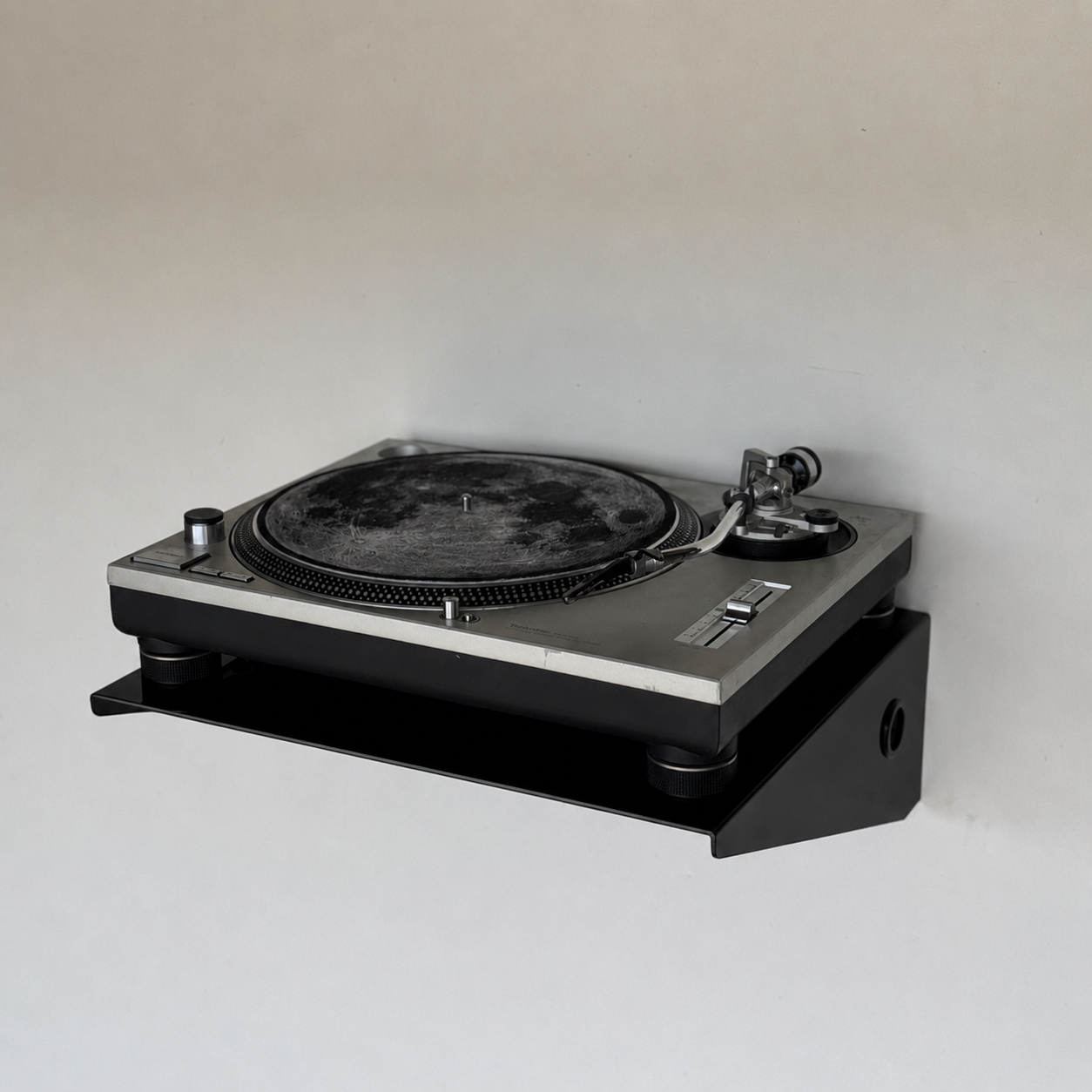 Apache Waveform Turntable Shelf