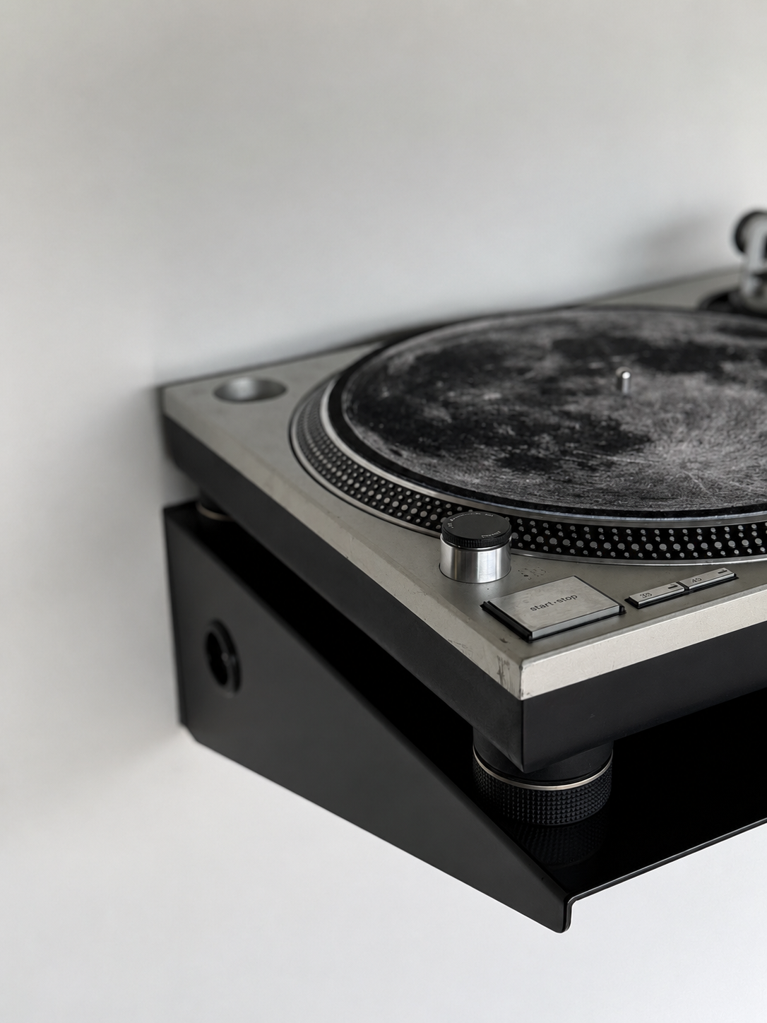 Apache Waveform Turntable Shelf