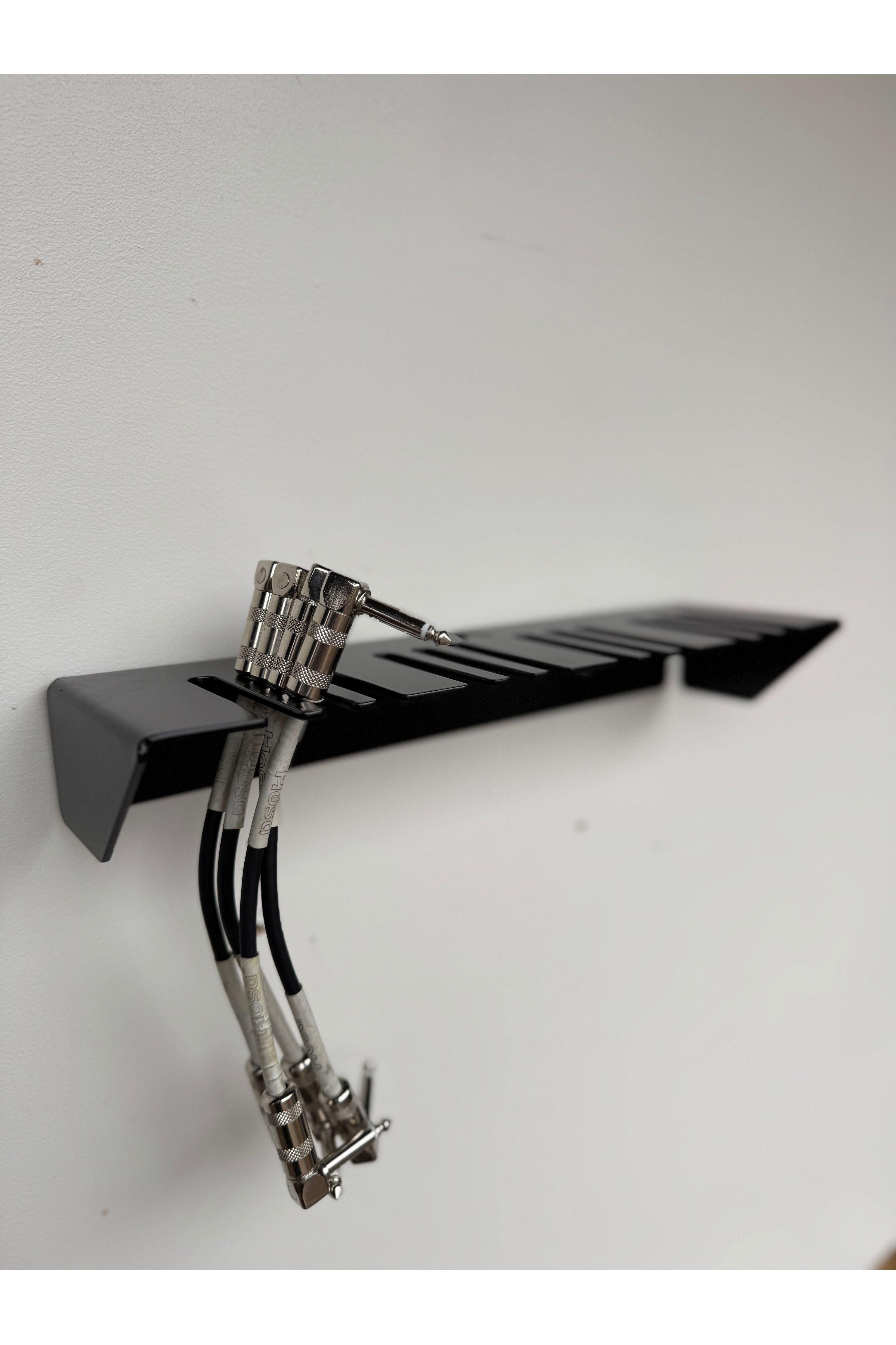 Apache Wingman Floating Cable Organizer