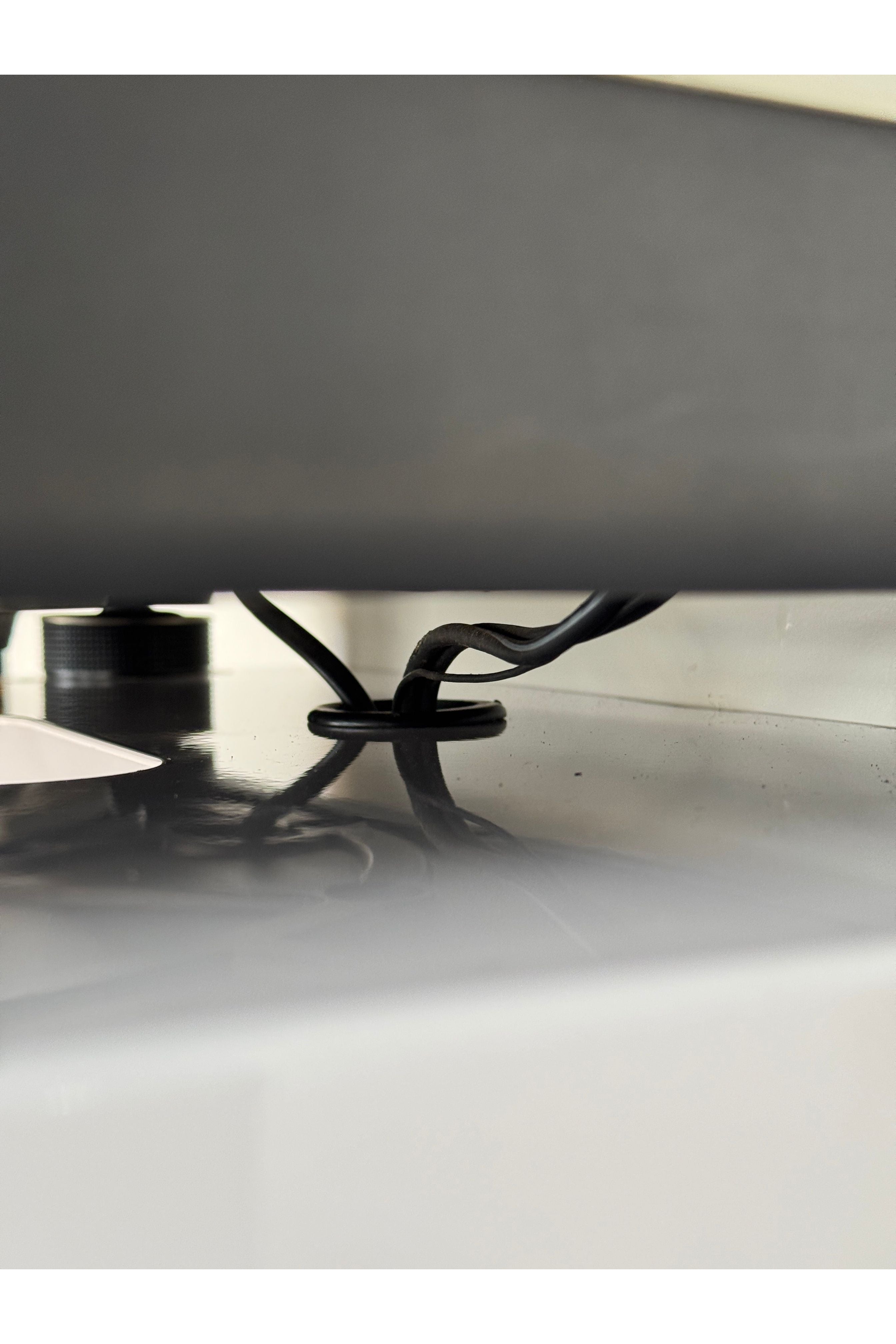 Apache Waveform Turntable Shelf