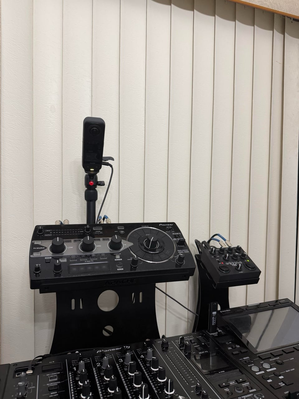 Apache AFX Stand (For Pioneer RMX & FX Units)