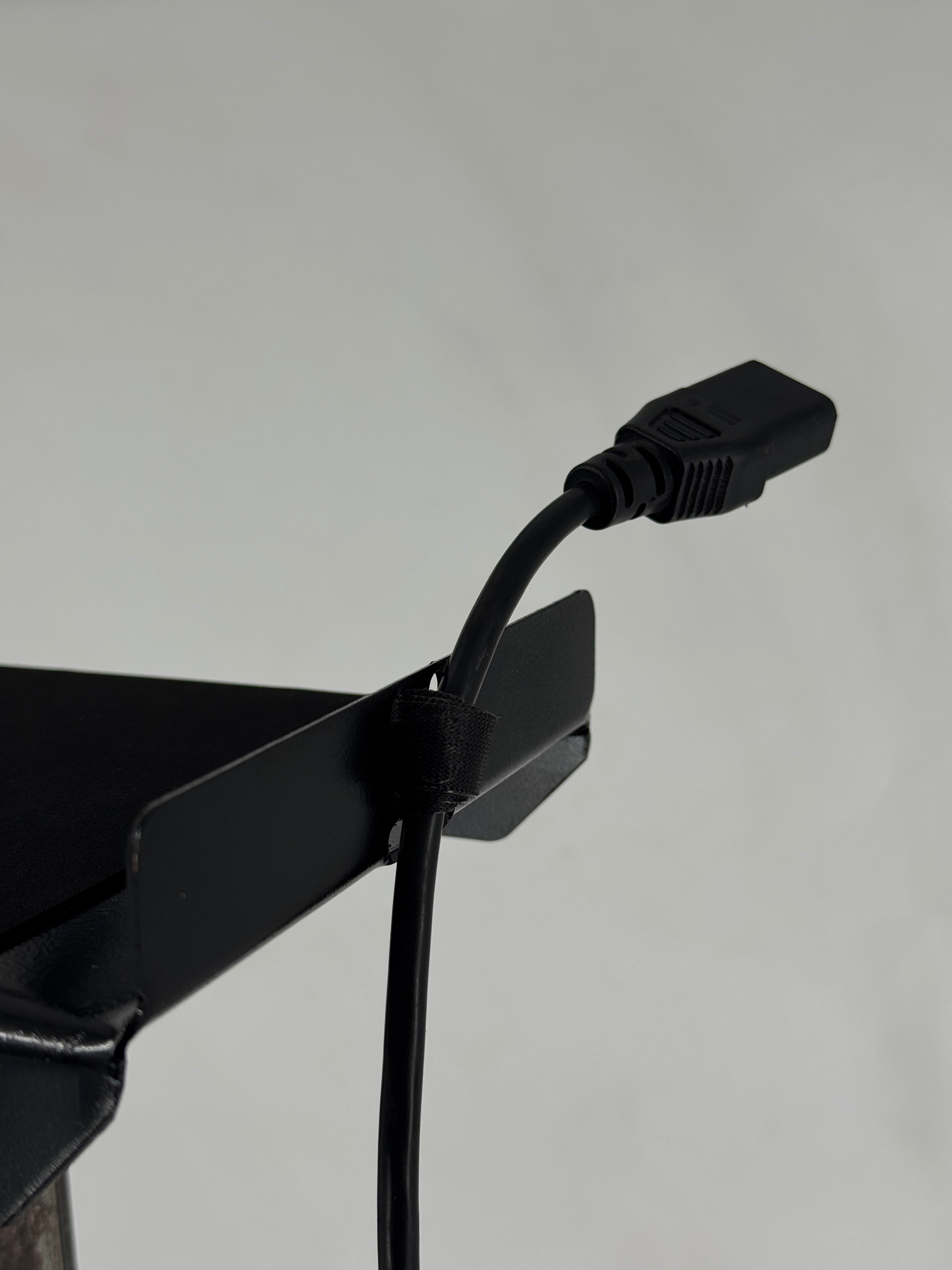Apache Hammerhead Speaker Stands (Black)