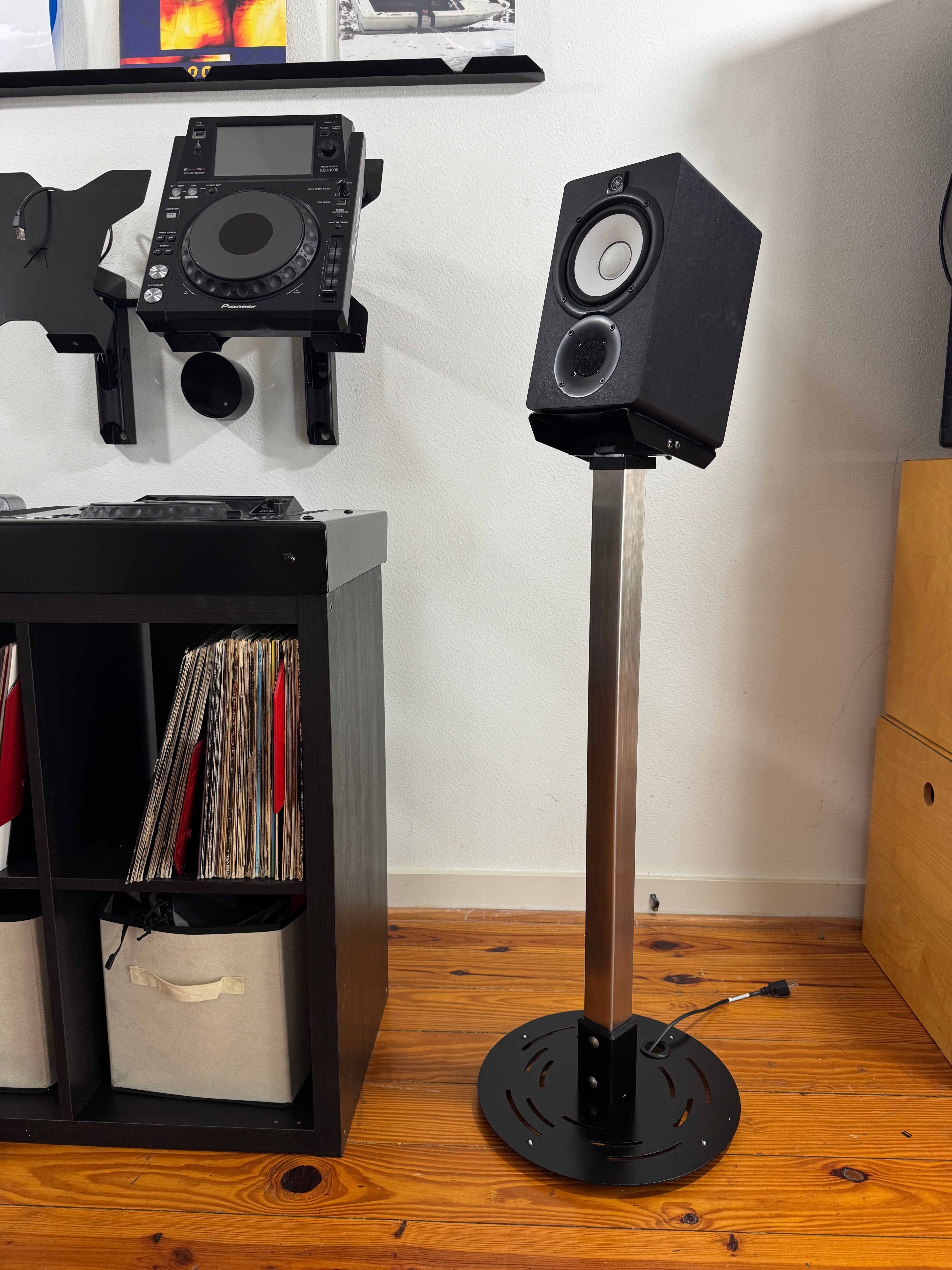 Apache Hammerhead Speaker Stands (Stainless Steel)