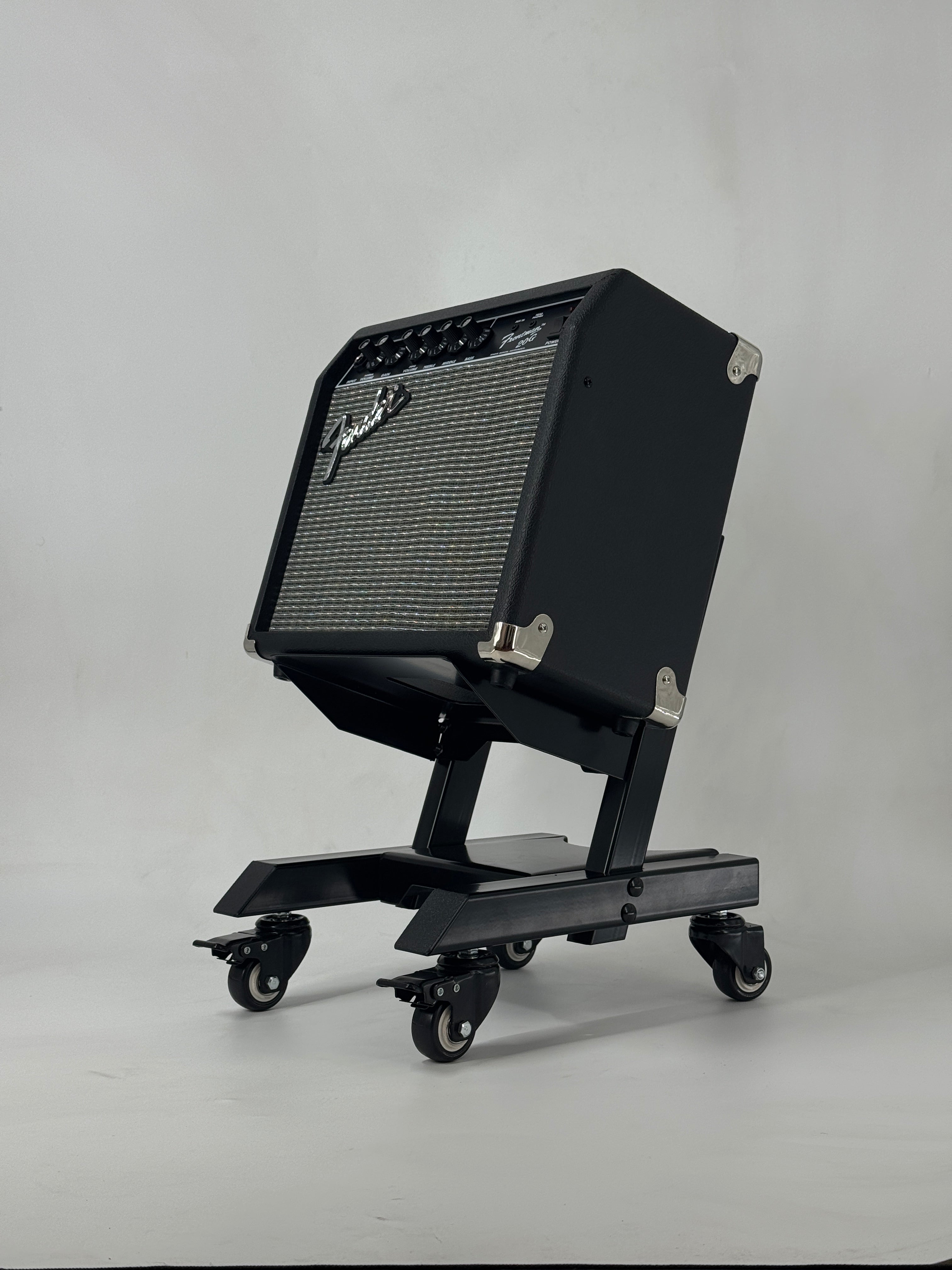 Apache Roadie Rolling Amp Stand