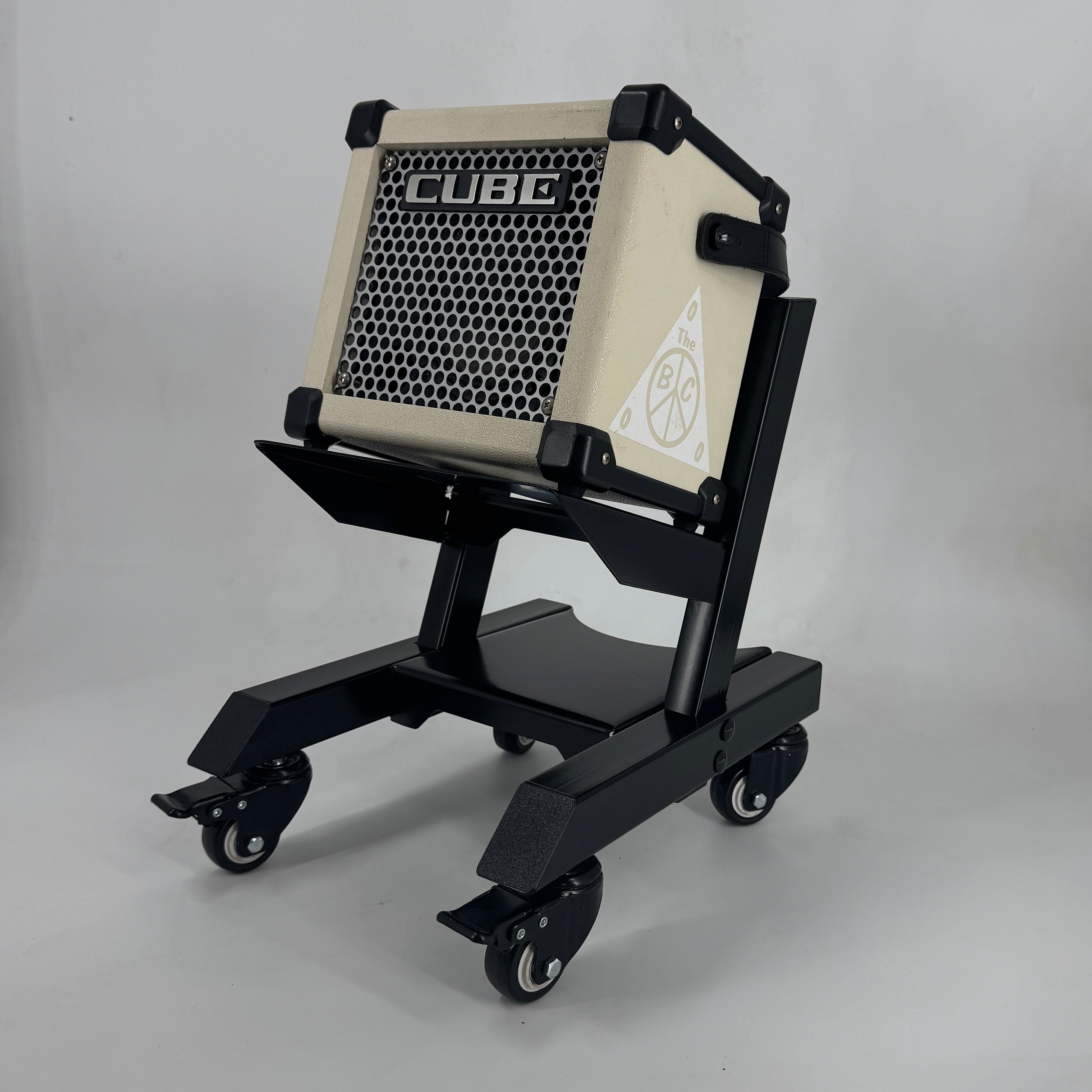 Apache Roadie Rolling Amp Stand