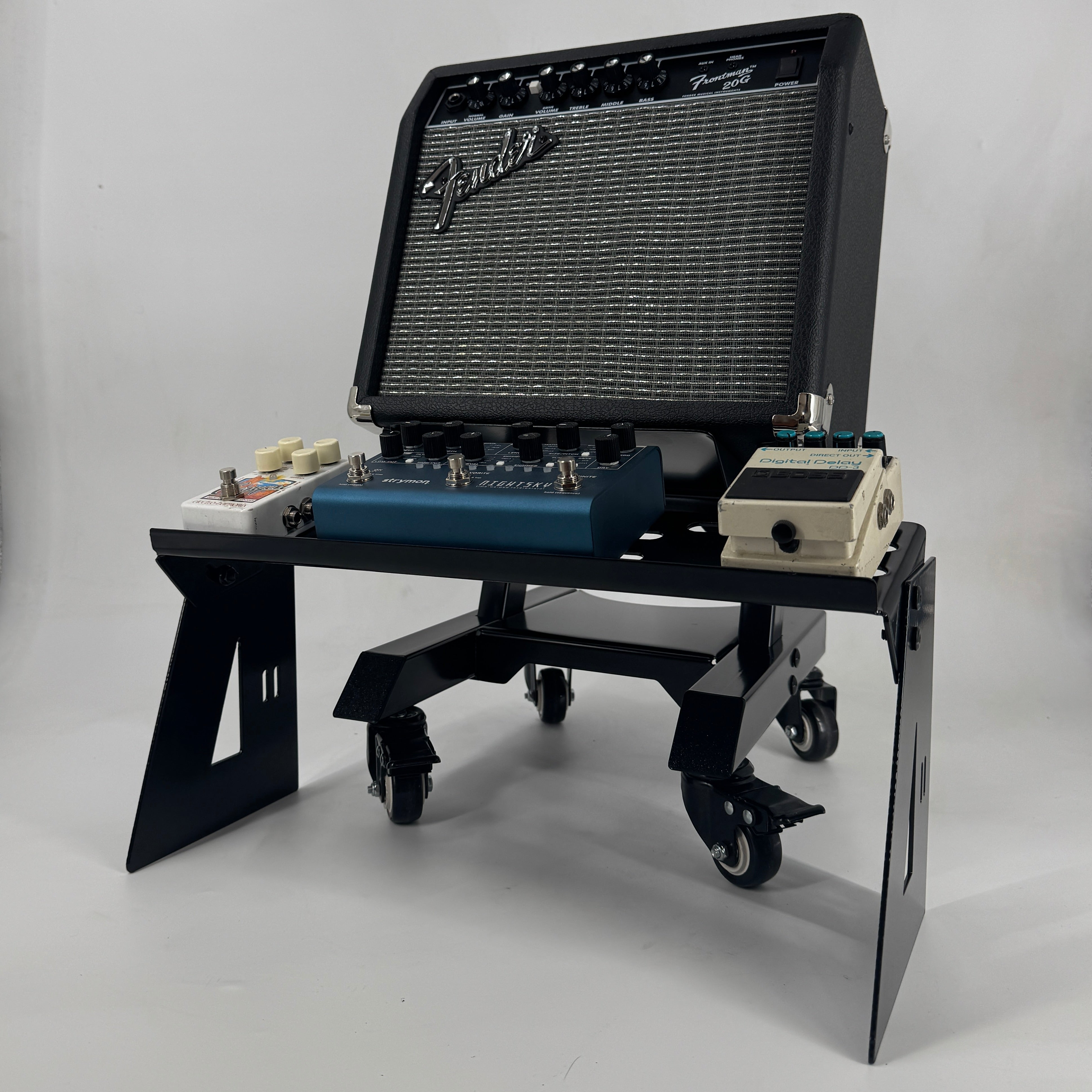 Apache Roadie Rolling Amp Stand