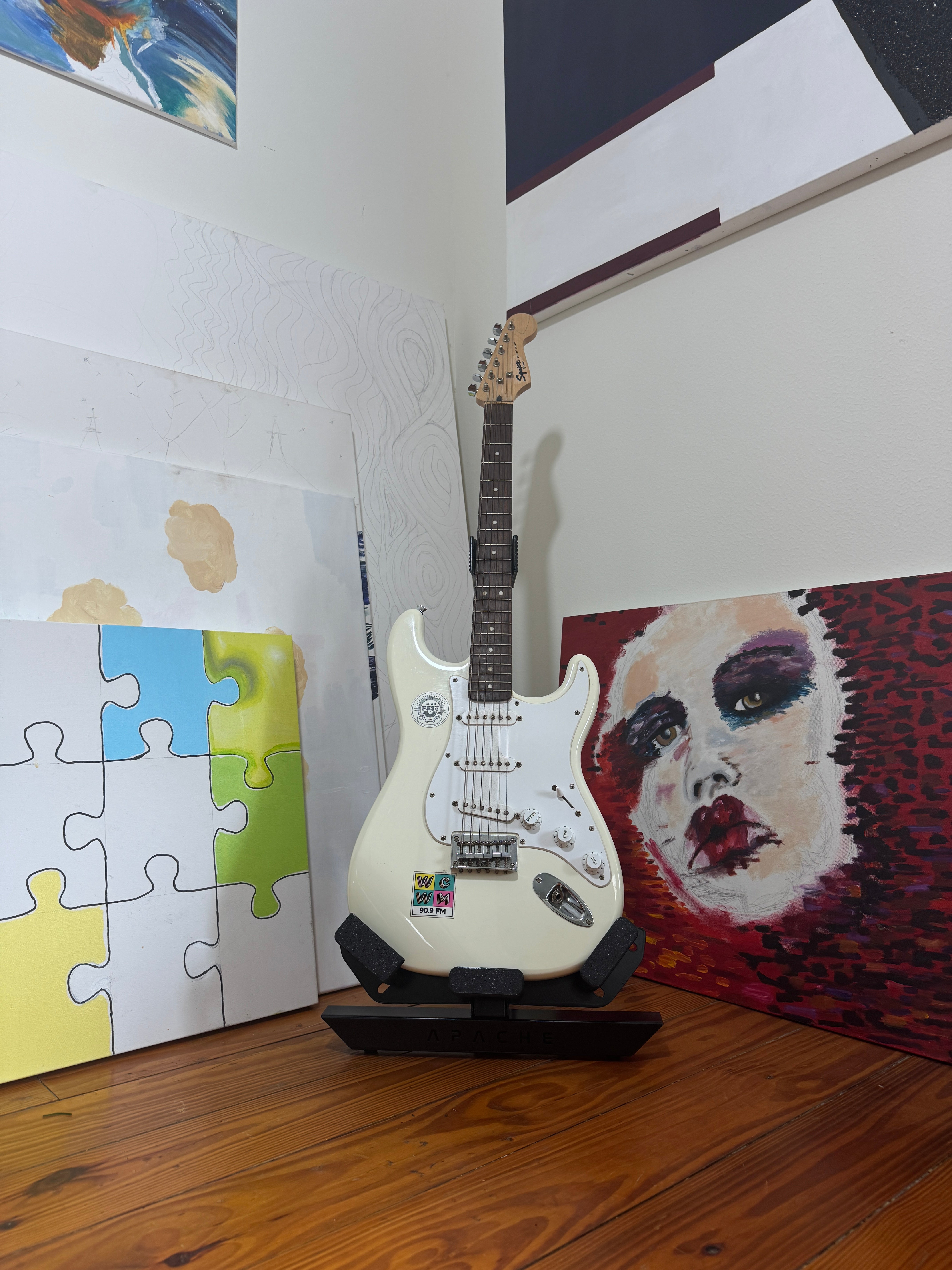 Apache G1 Guitar Stand