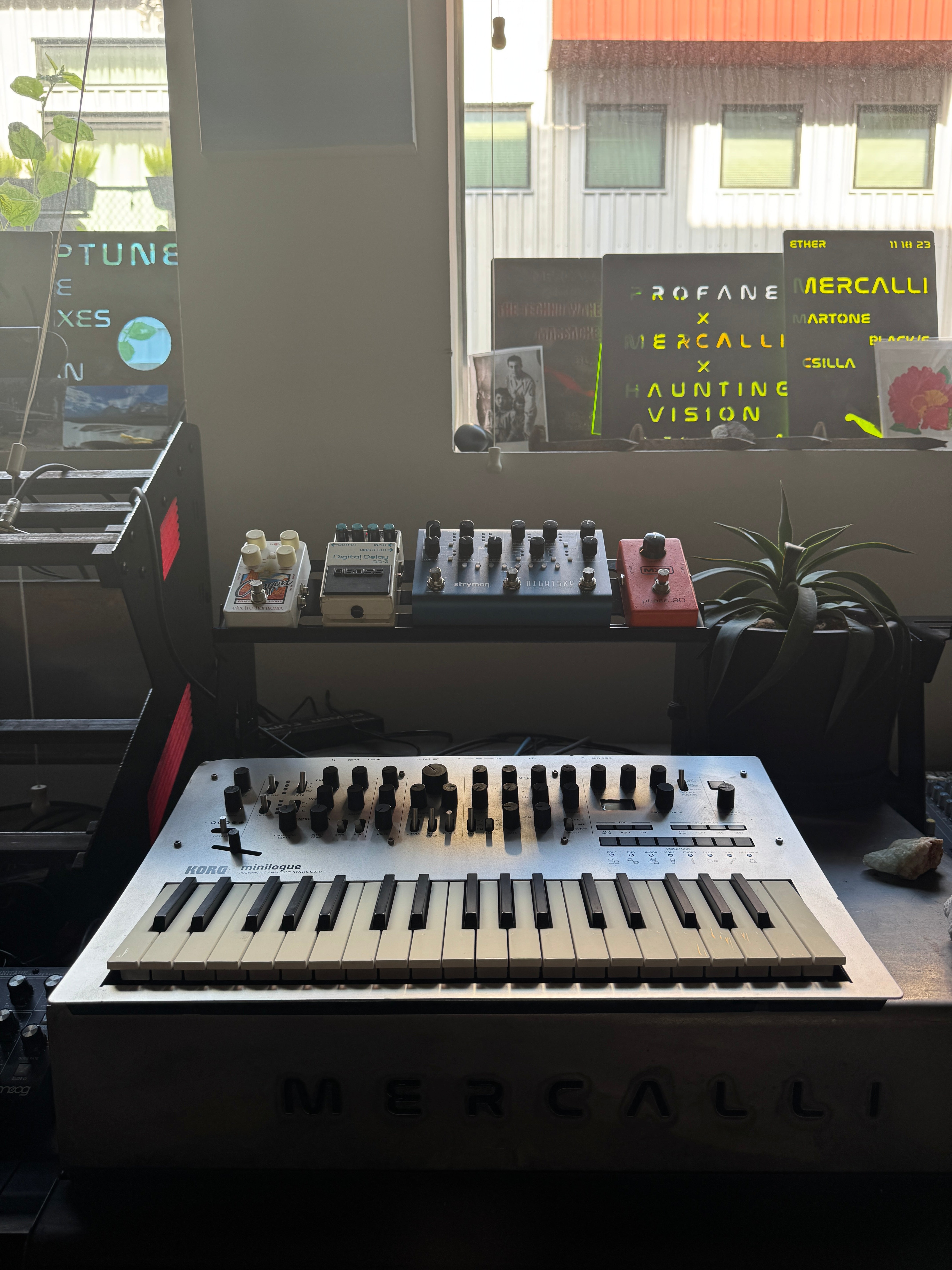 OFX Rotating Guitar Pedal Rack