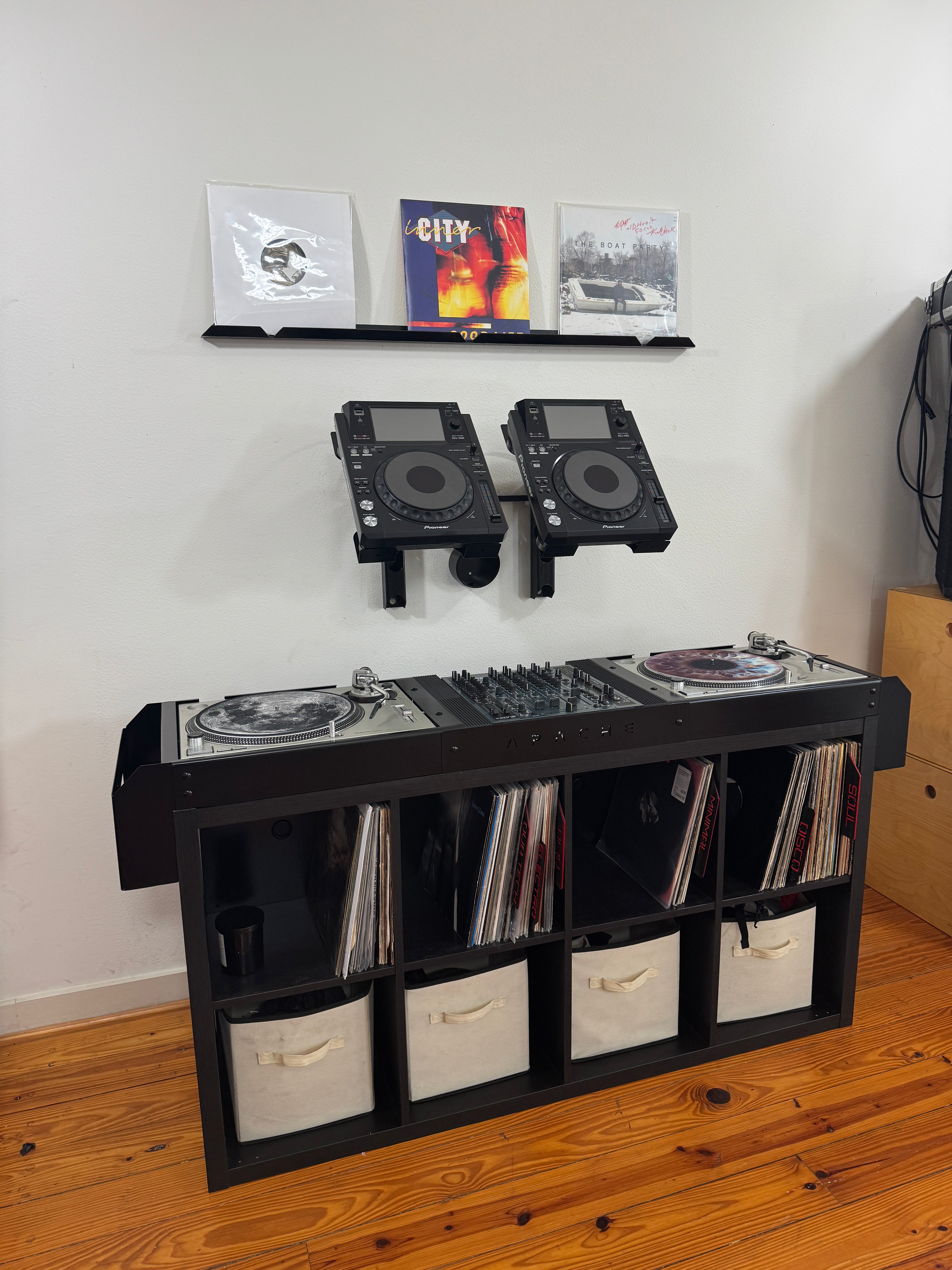Apache ANLG Console for Ikea Kallax
