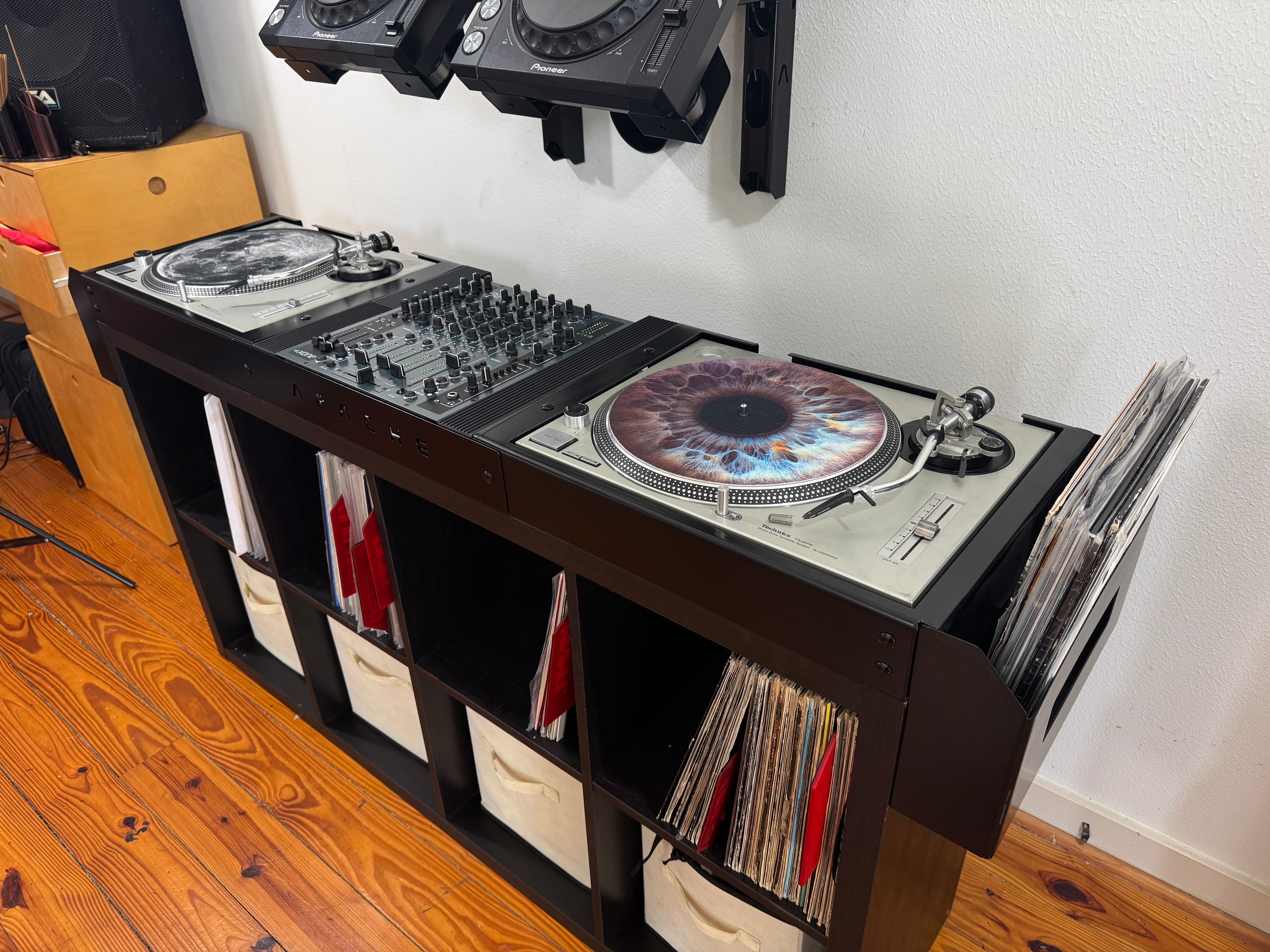 Apache ANLG Console for Ikea Kallax