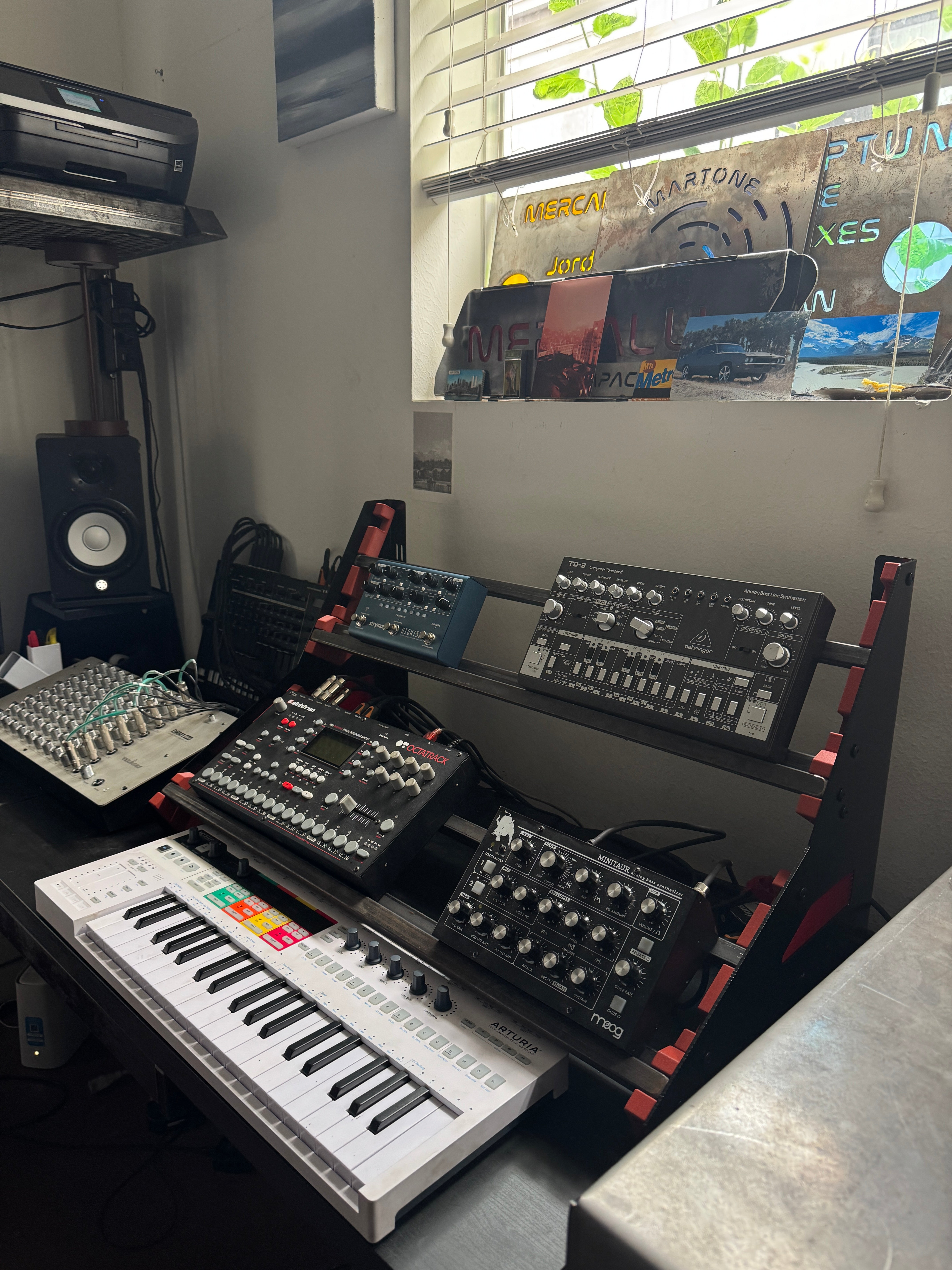 Apache Boomerang 2-Tier Synthesizer Rack