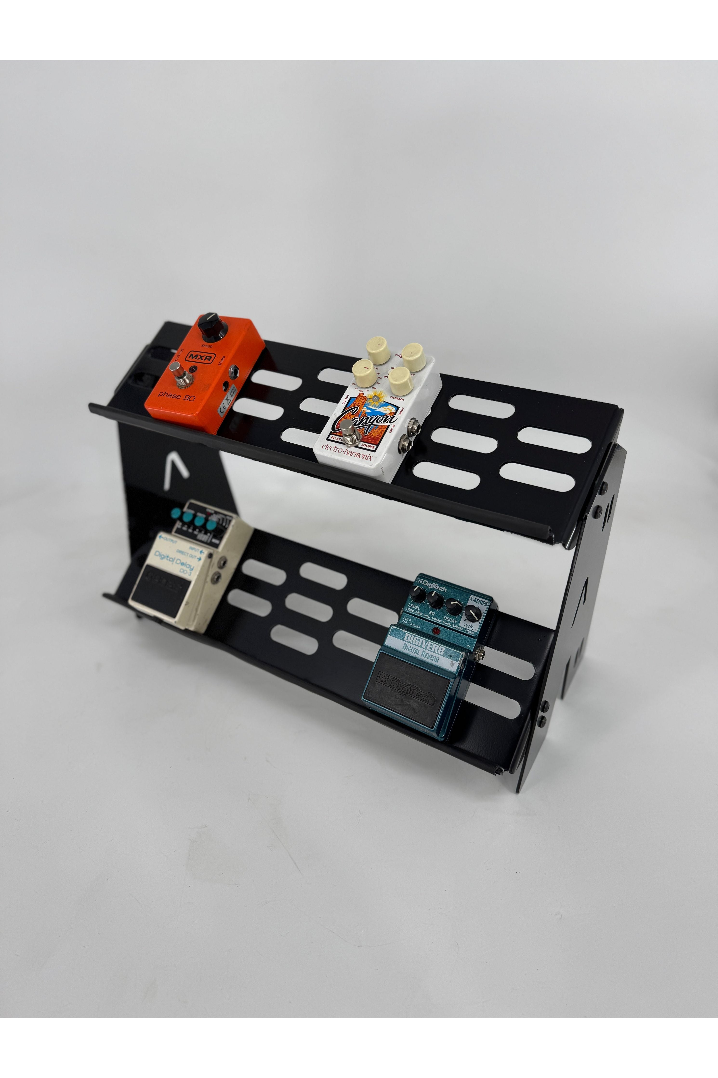 Apache PFX 2-Tier Desktop Pedal Rack – Apache Audio