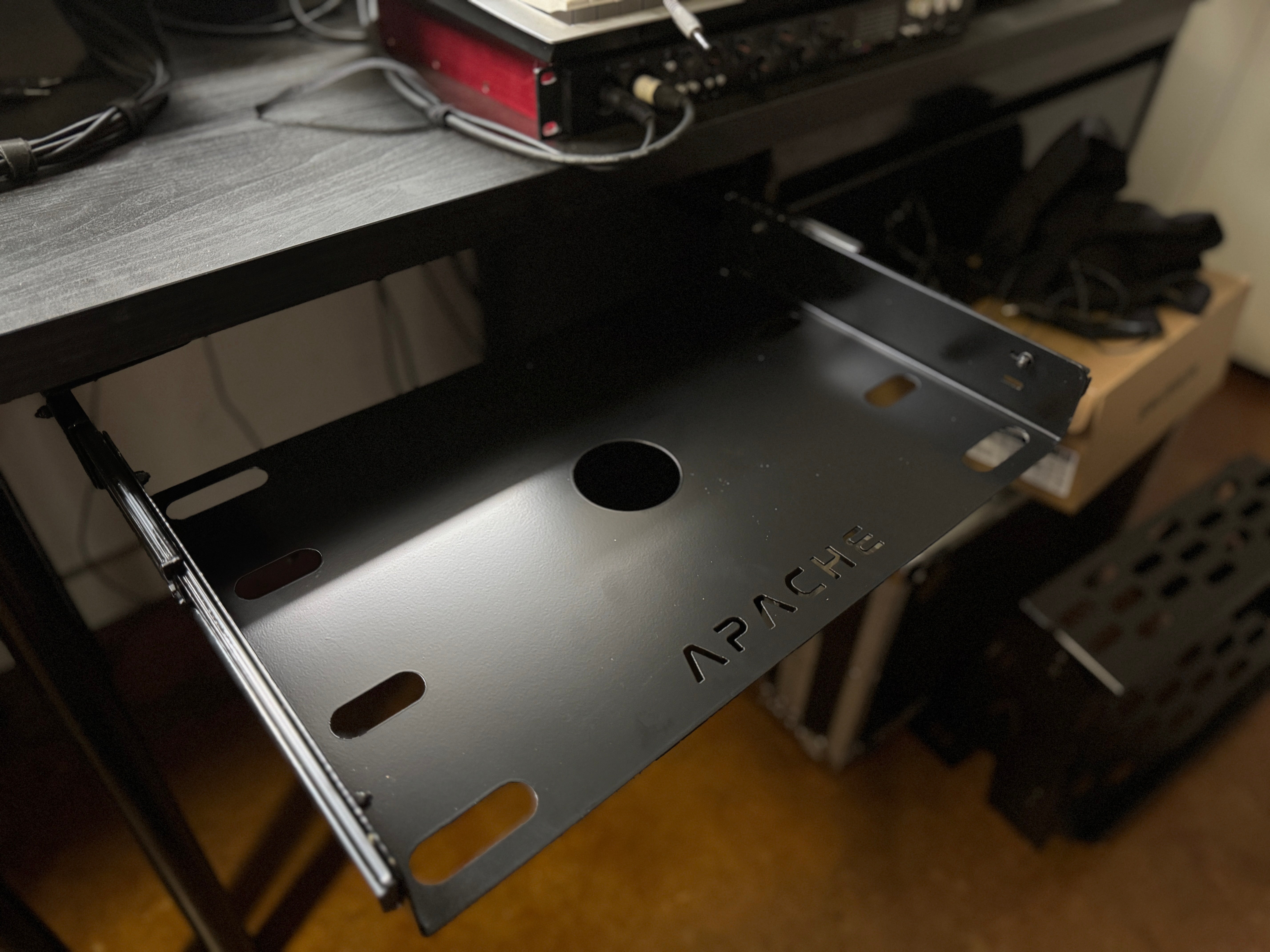 Apache Lowpass Slide-Out Tray