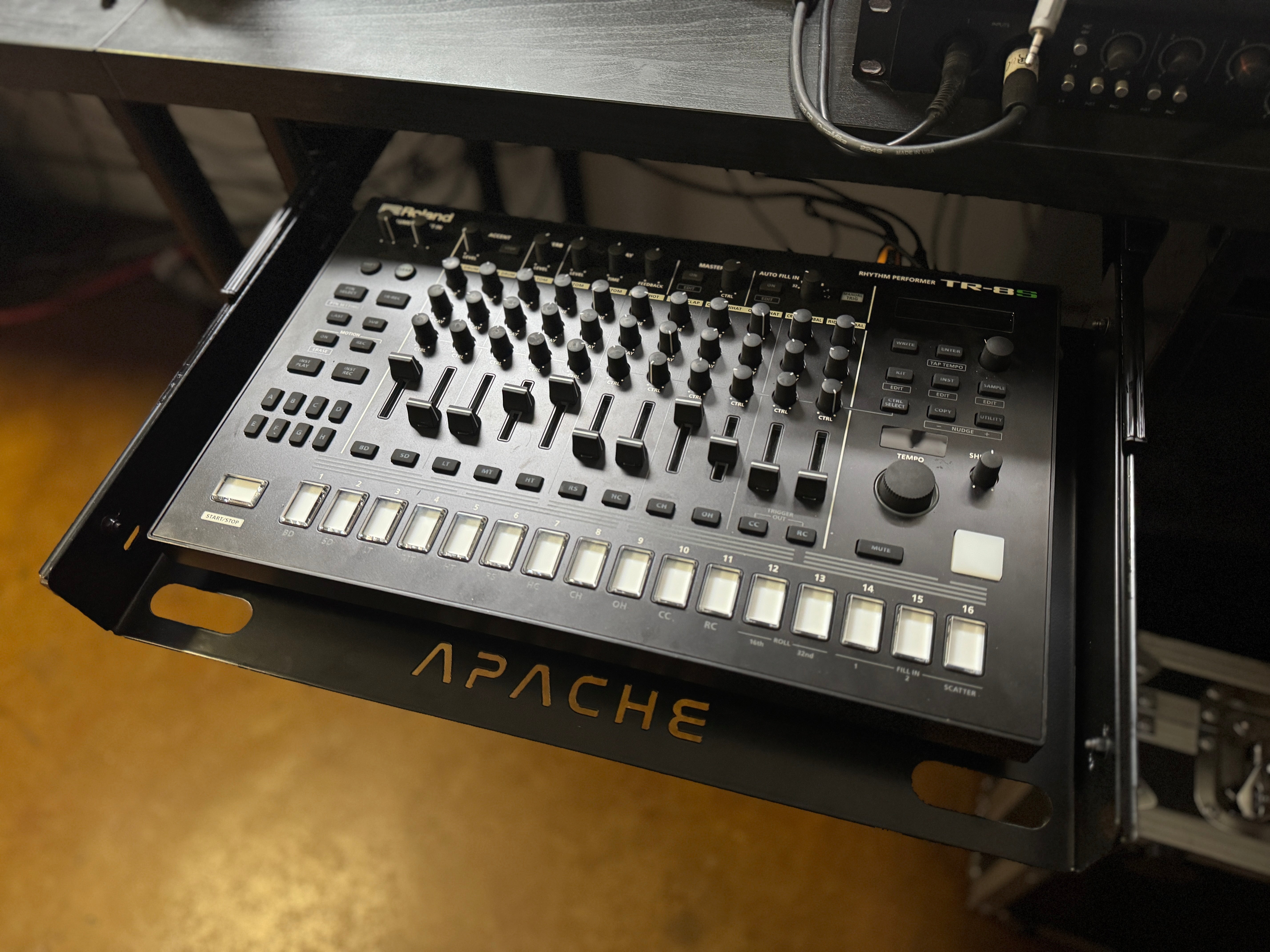 Apache Lowpass Slide-Out Tray