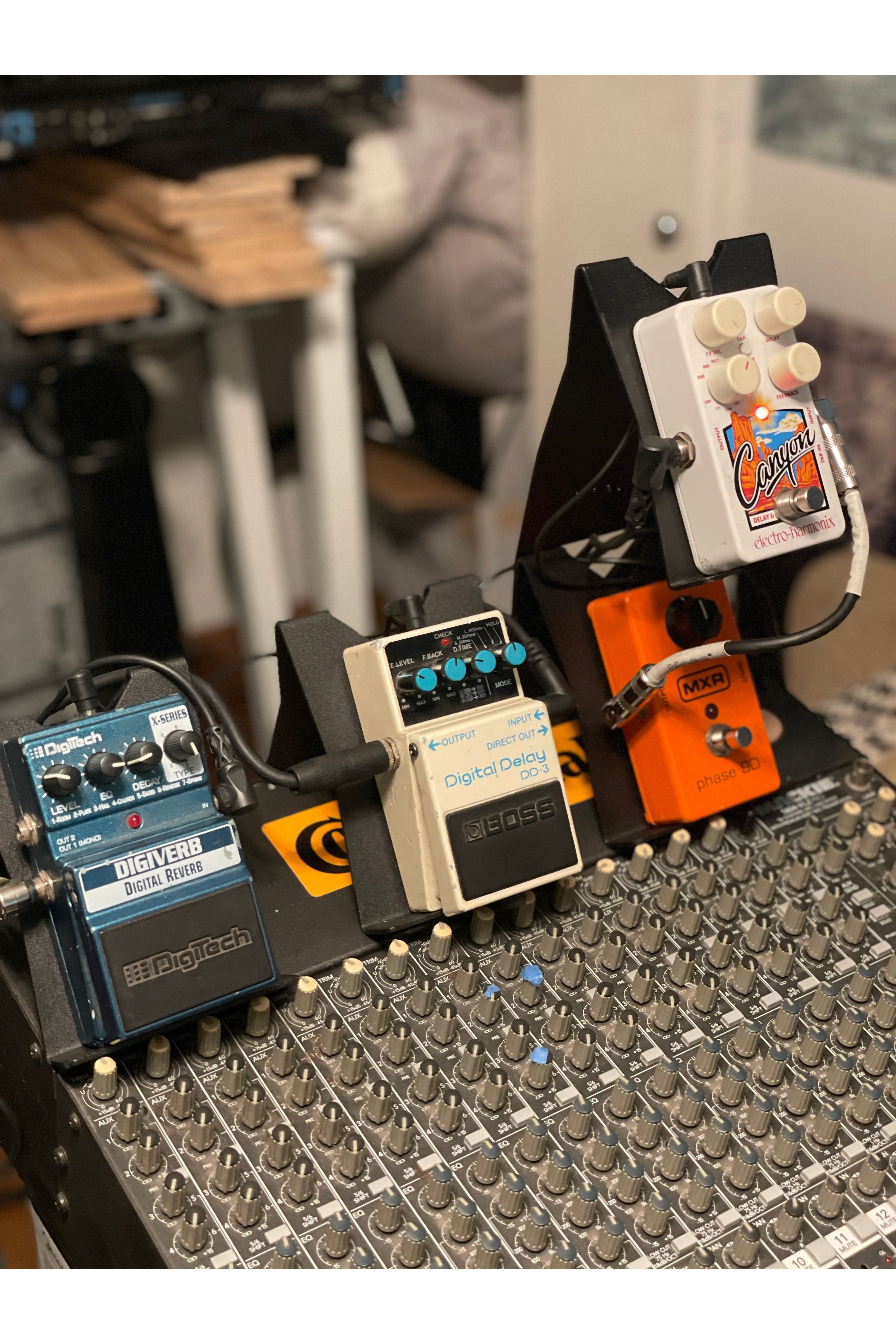 Apache Dub FX Two Level Pedal Stand