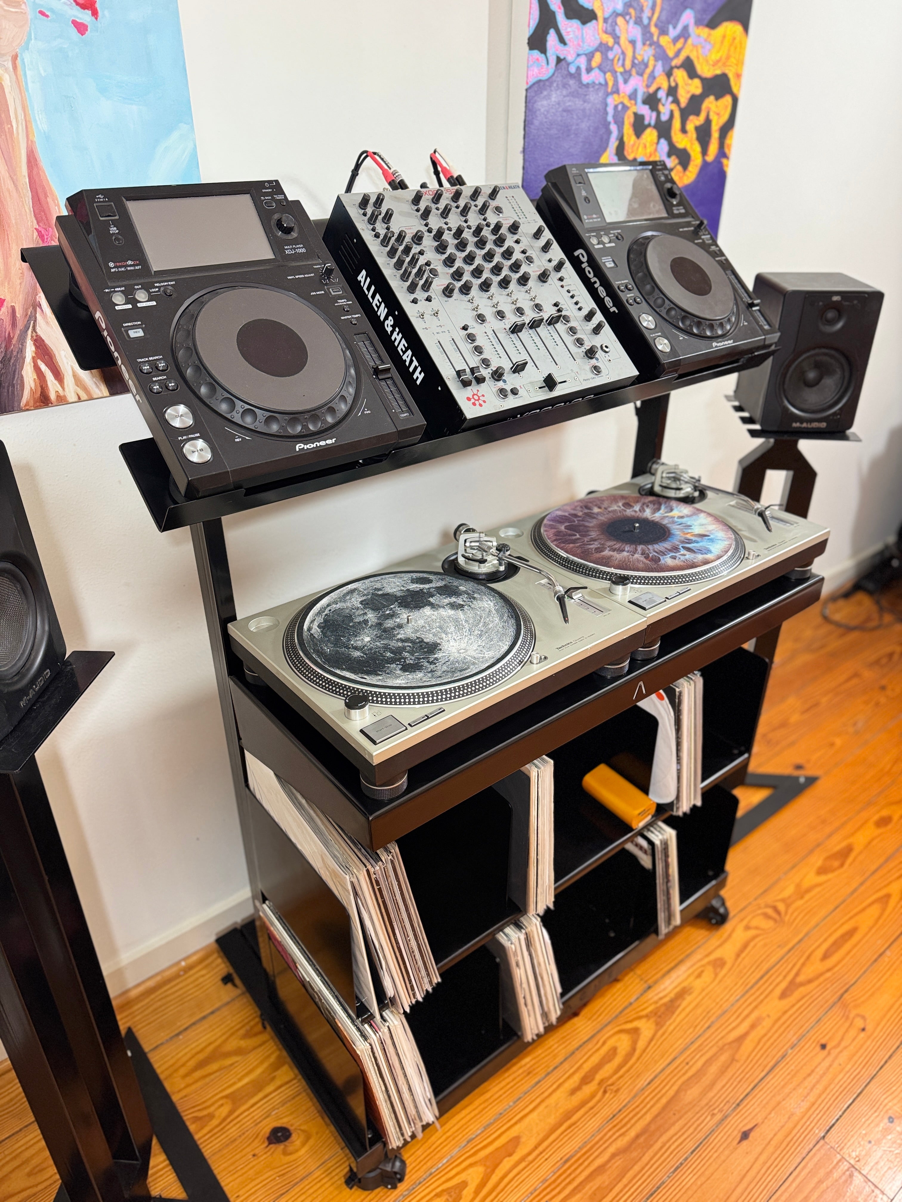 Apache Banhof DJ Workstation