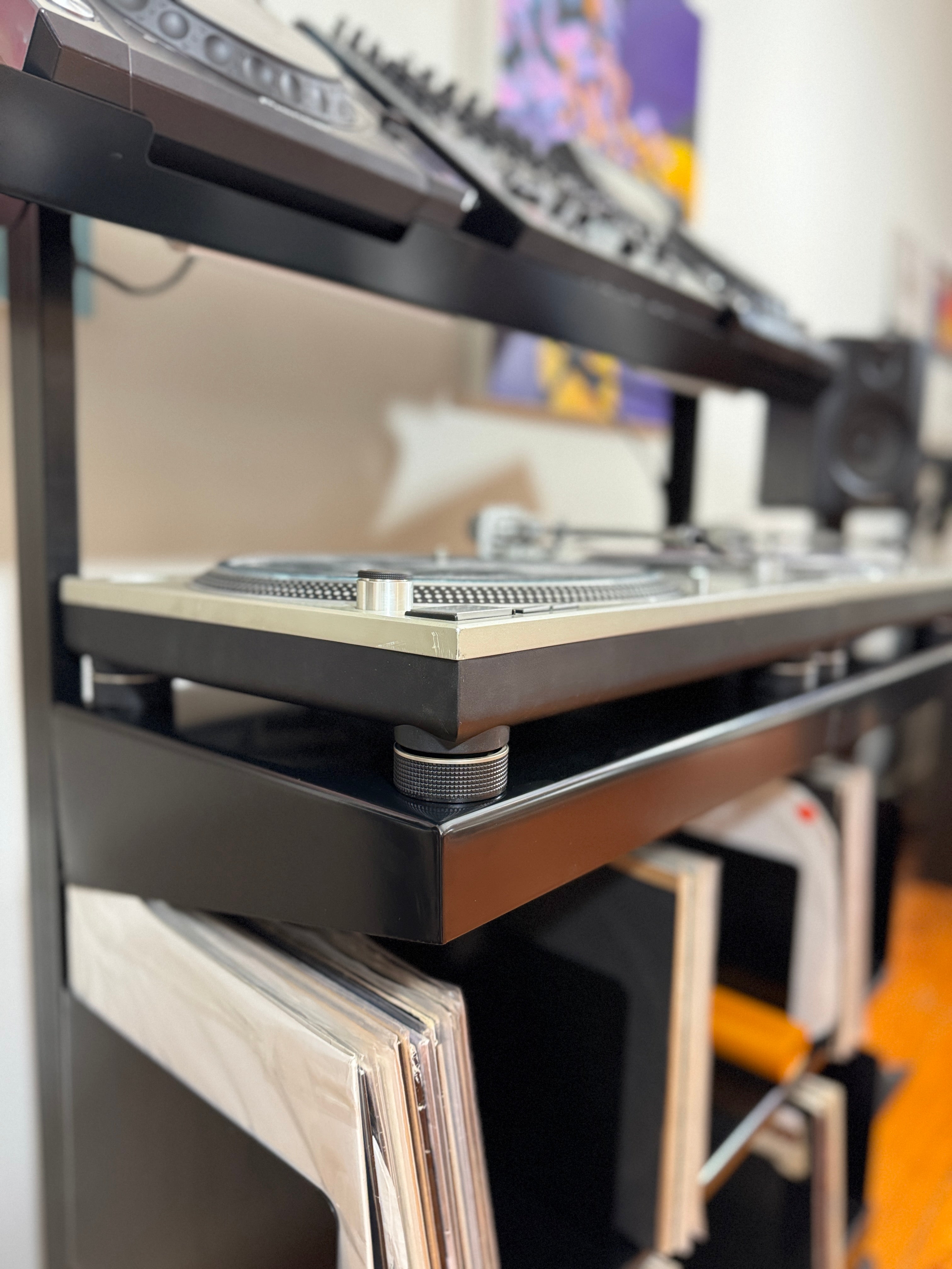 Apache Banhof DJ Workstation