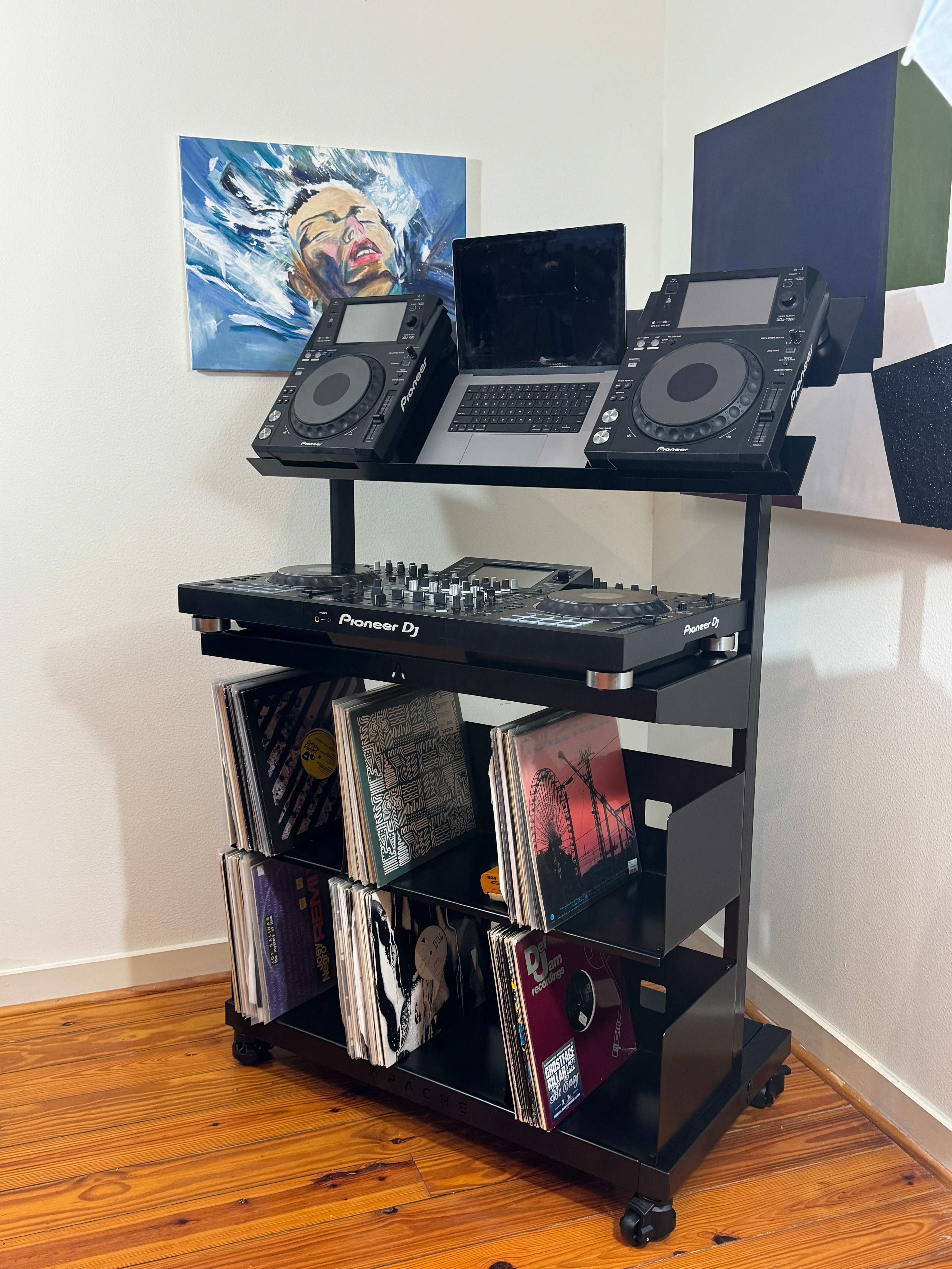 Apache Banhof DJ Workstation