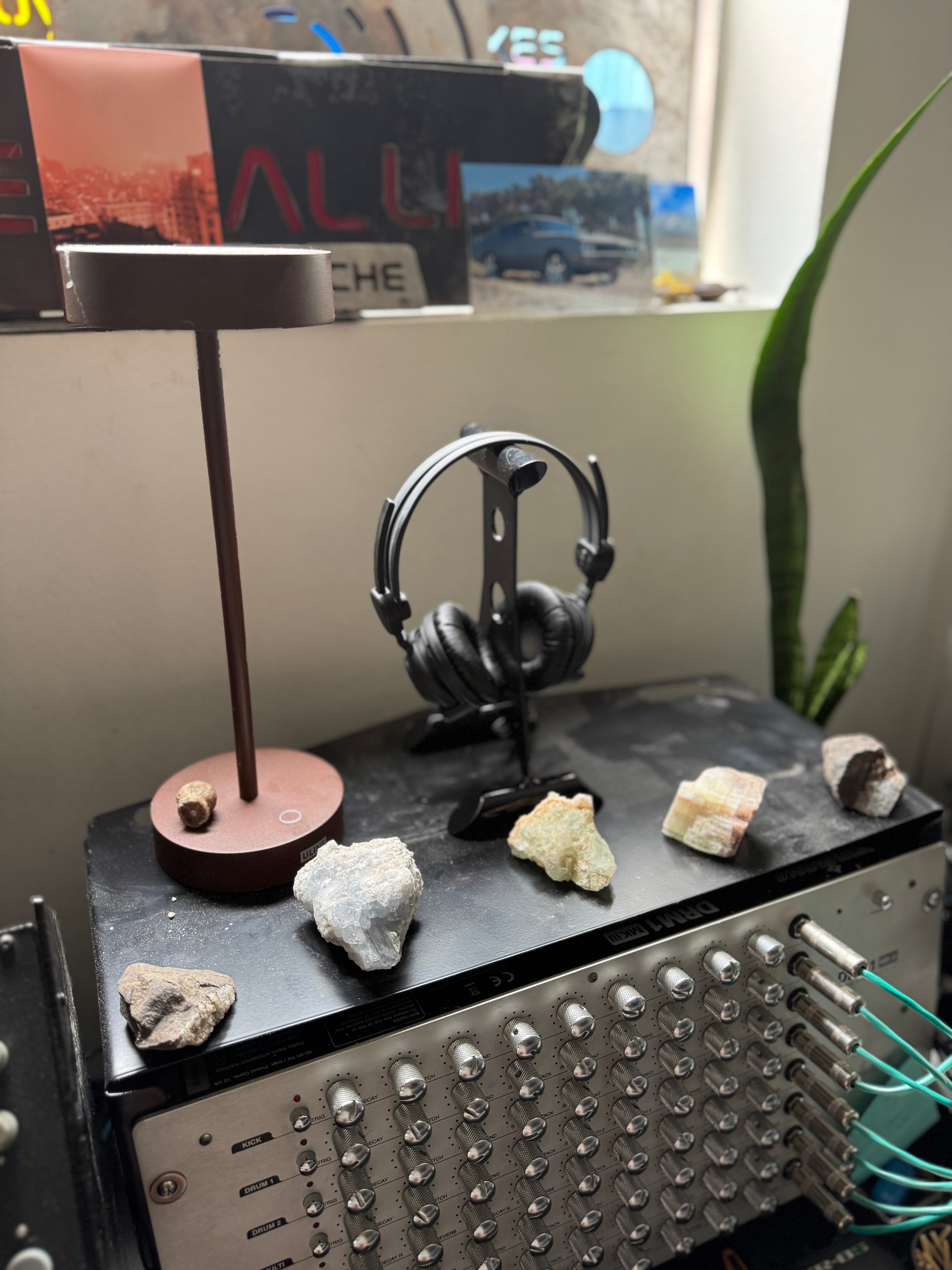 Apache Derrick Headphone Stand