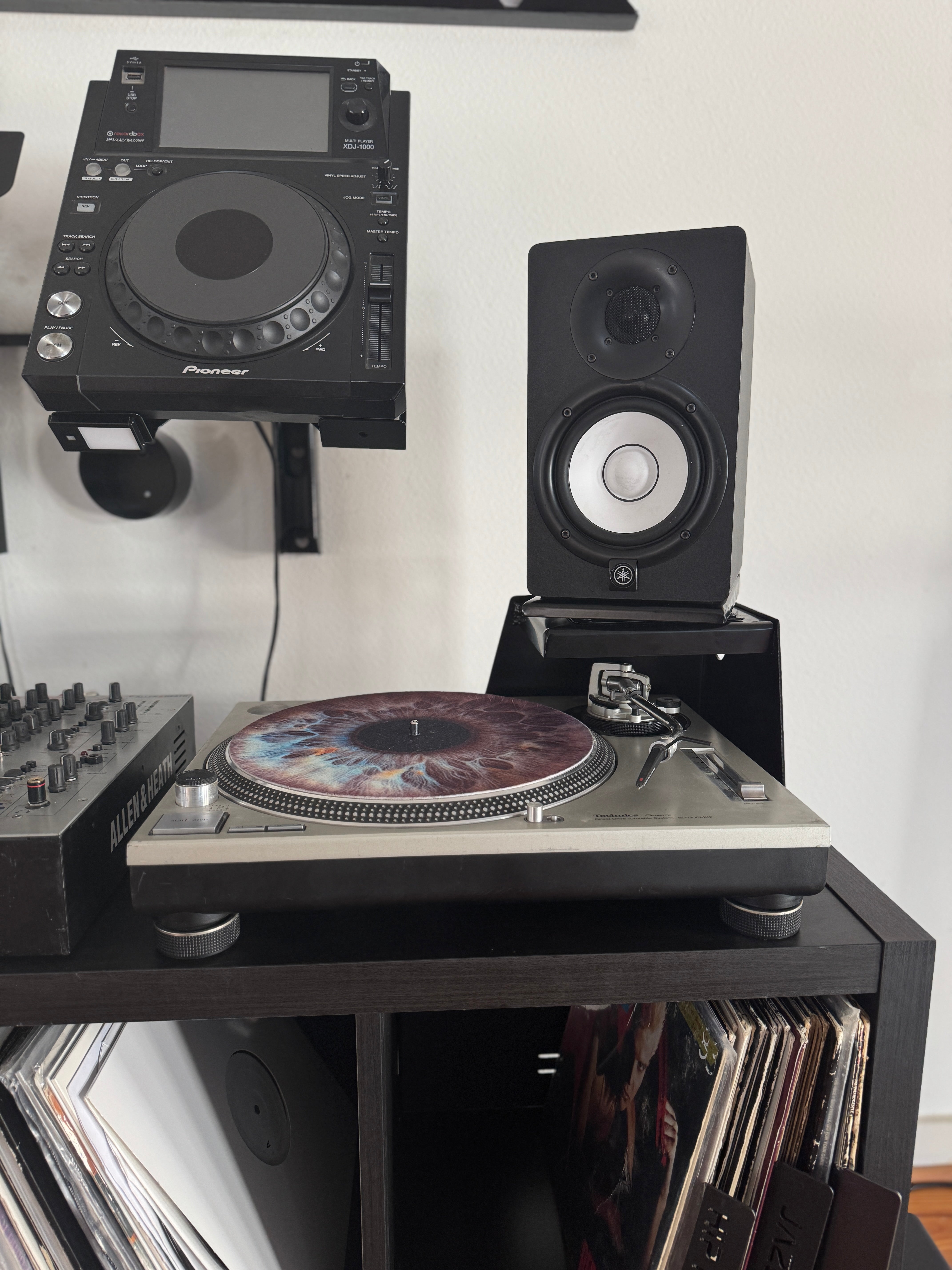 Apache Trident Rotating Speaker Stands