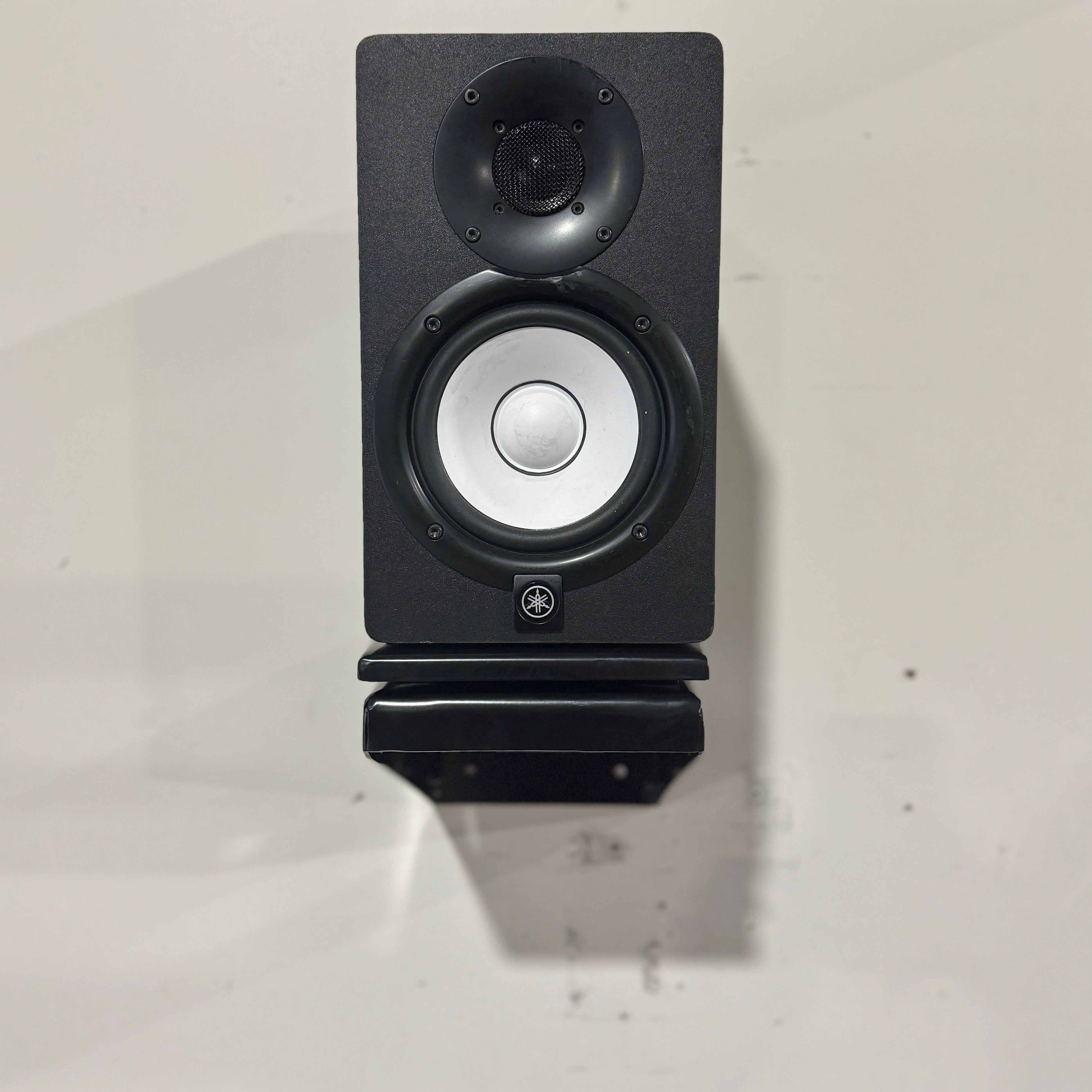 Apache Chassis Rotating Speaker Wallmount