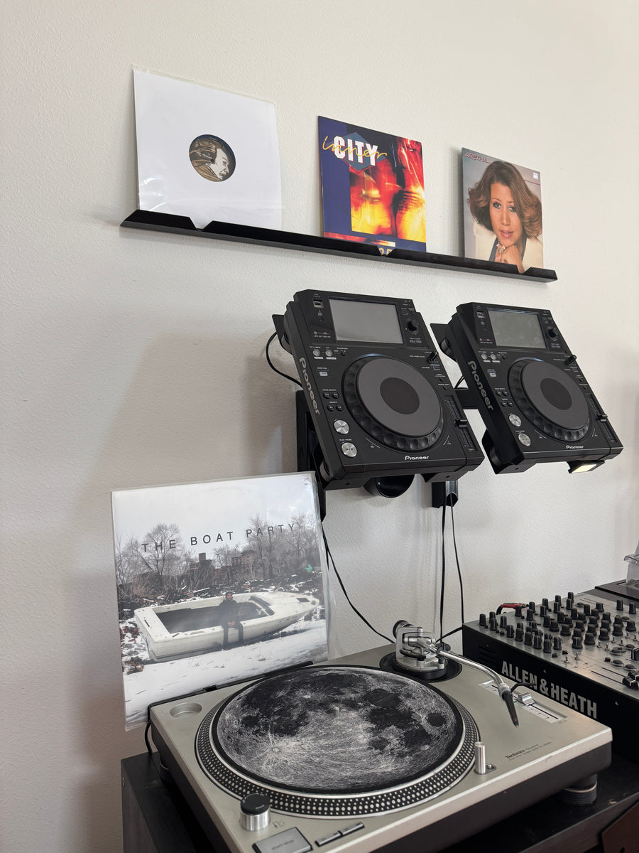 Apache Railgun Turntable-Mounted Record Stand