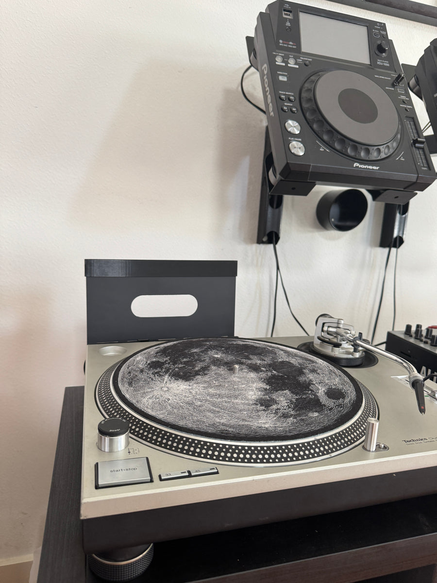 Apache Railgun Turntable-Mounted Record Stand