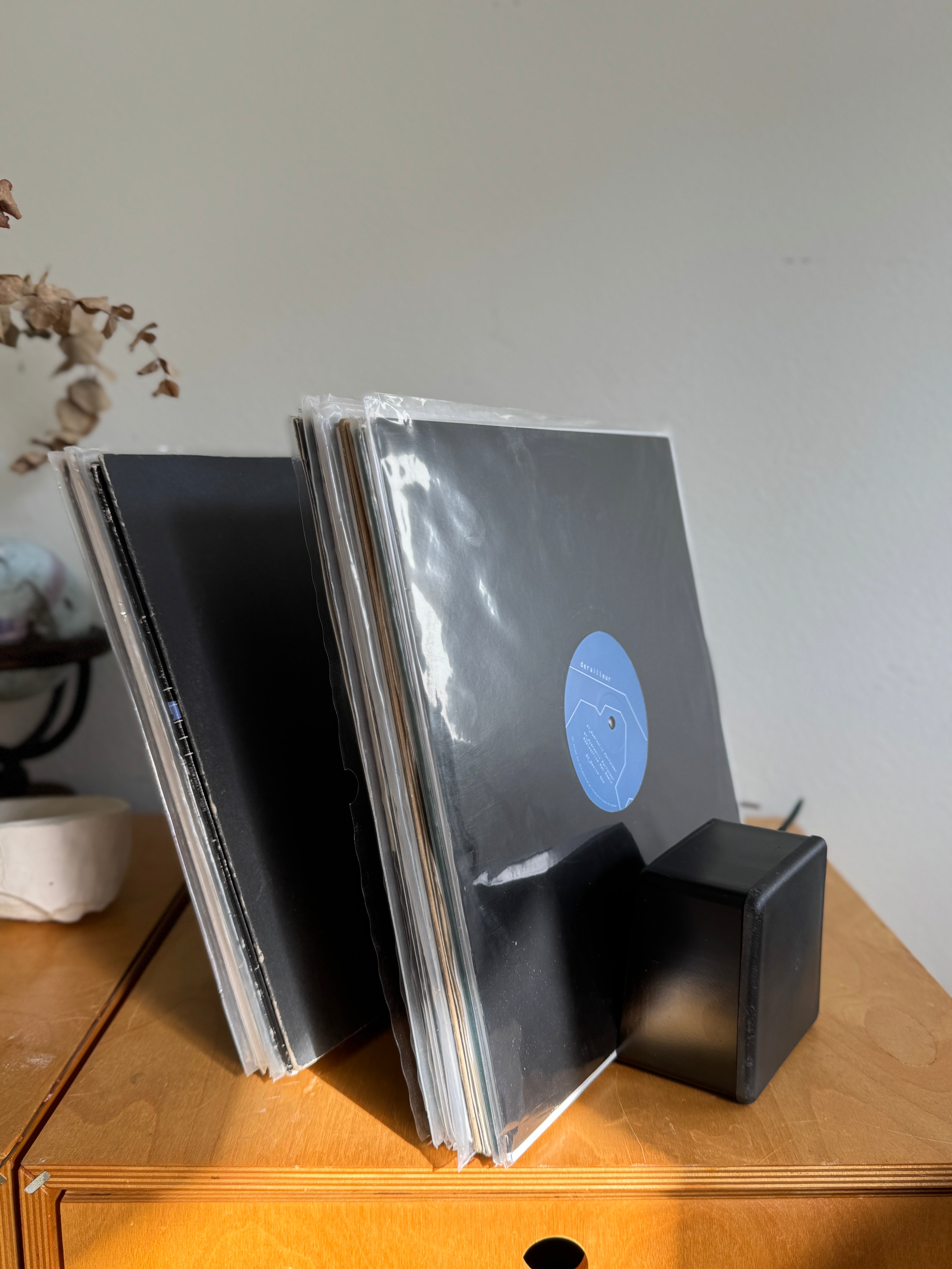 Apache V-Block Record Stand