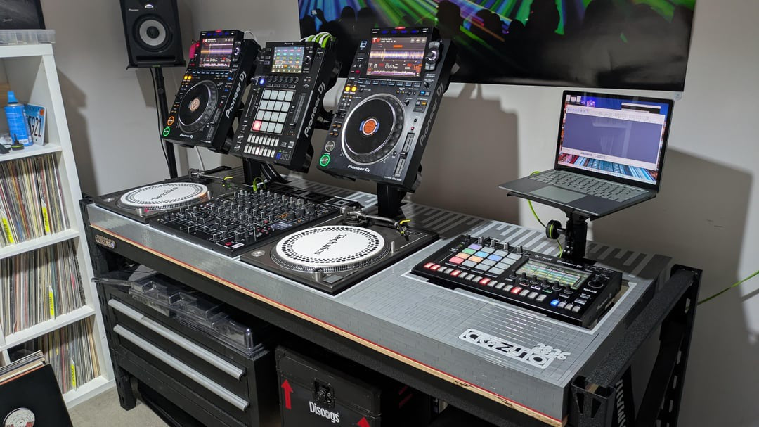 Apache Gantry Desktop Workstation