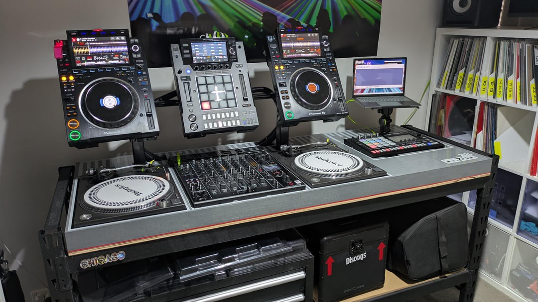 Apache Gantry Desktop Workstation