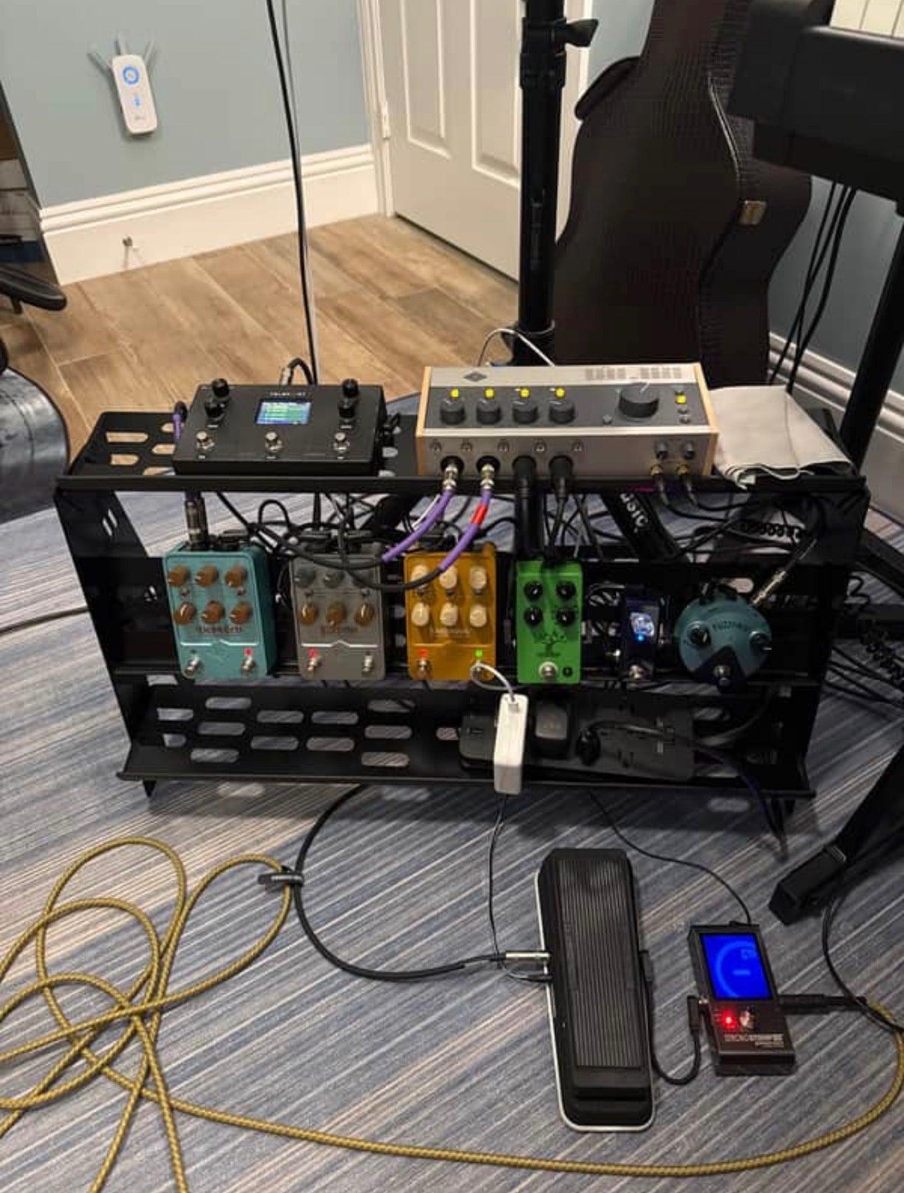 Apache PFX 3-Tier Desktop Pedal Rack