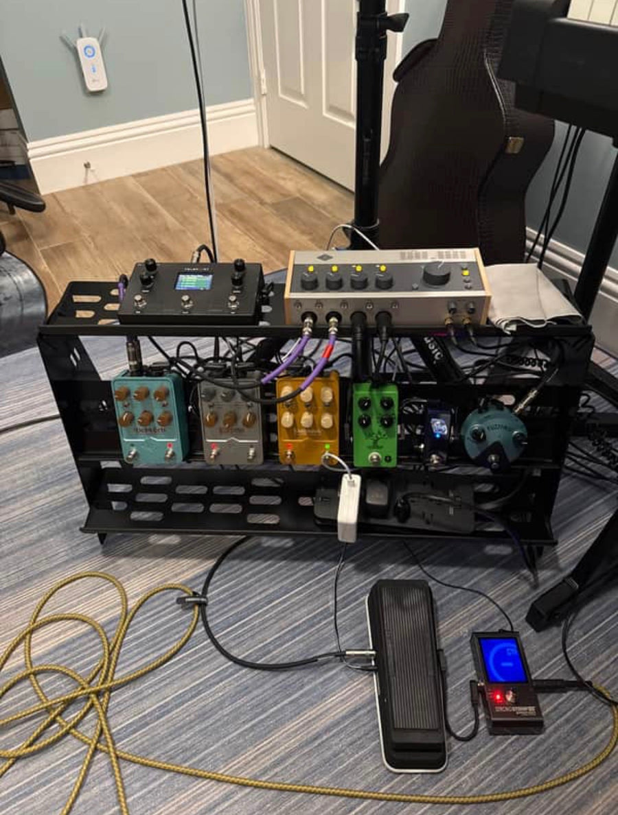 Apache PFX 2-Tier Desktop Pedal Rack 18 Inches
