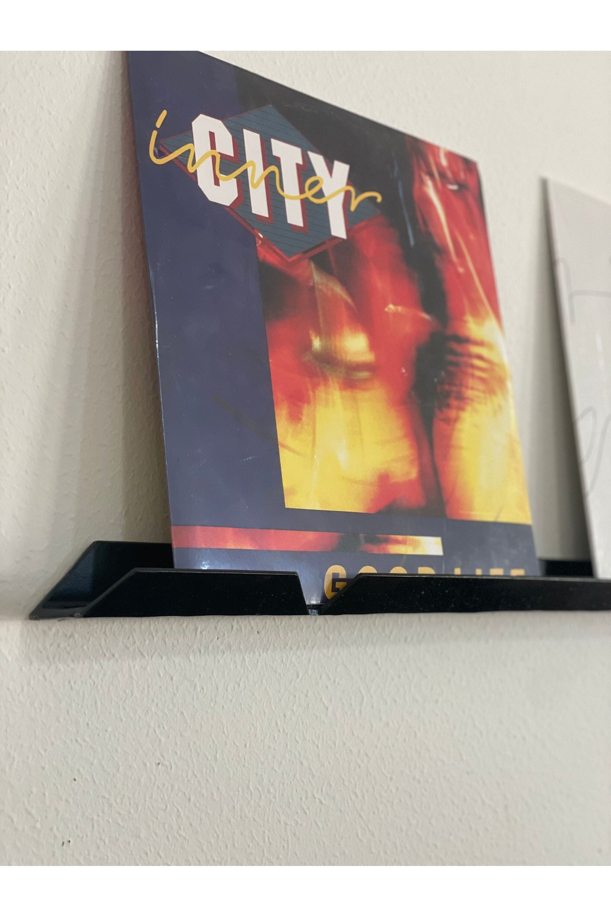 Apache Latitude Floating Record Shelf