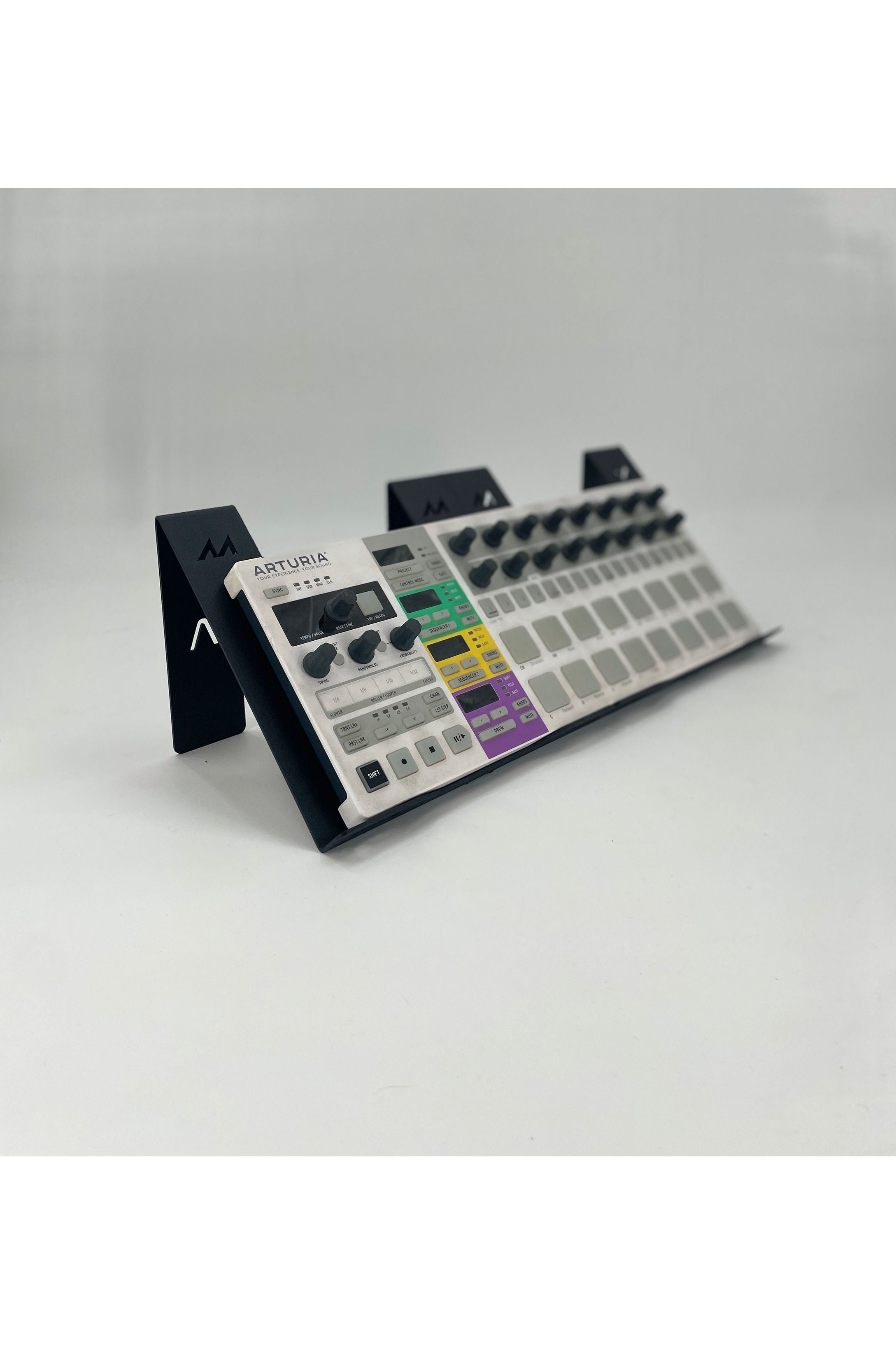 Apache SawWave Synth Stand (9")