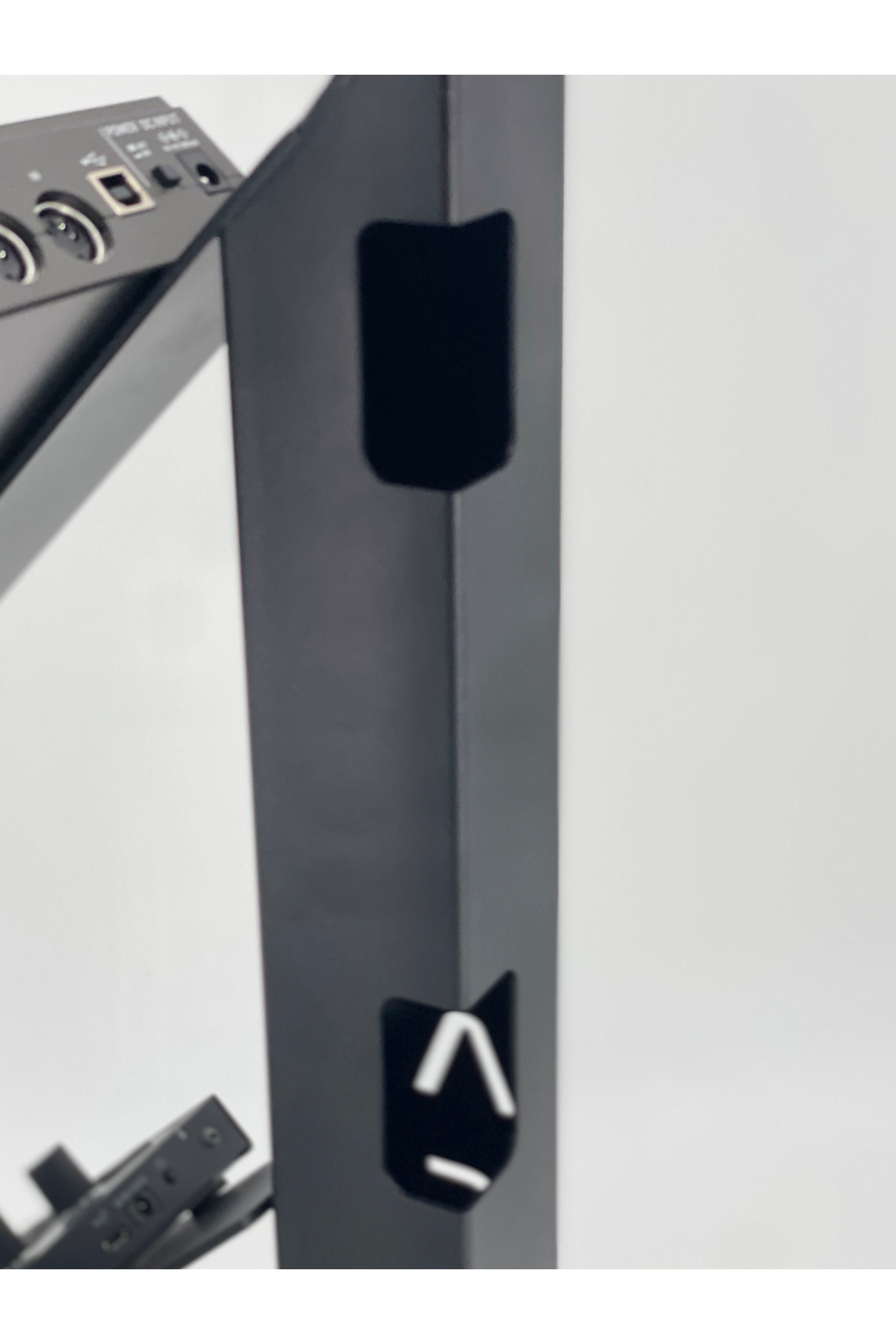 Apache Duplex Two-Level Synth Stand